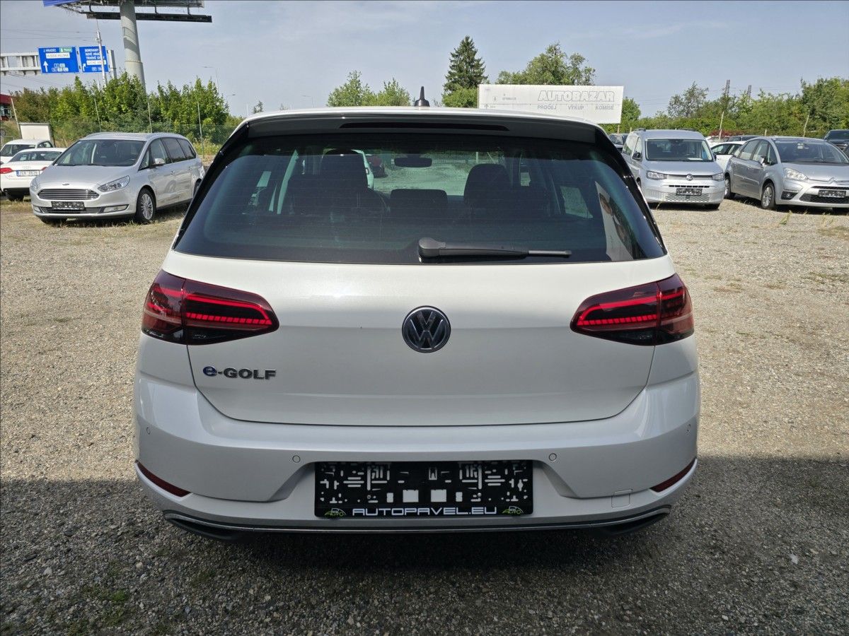 Volkswagen Golf, E 100KW  TEP čerpadlo - fotka 6