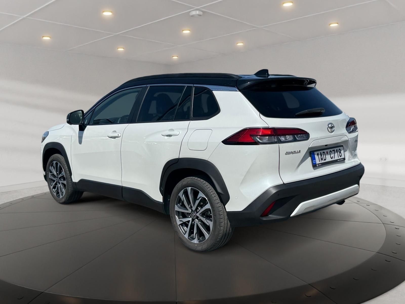 Toyota Corolla Cross, EXECUTIVE 2.0HYBRID 112kW AWD - fotka 4