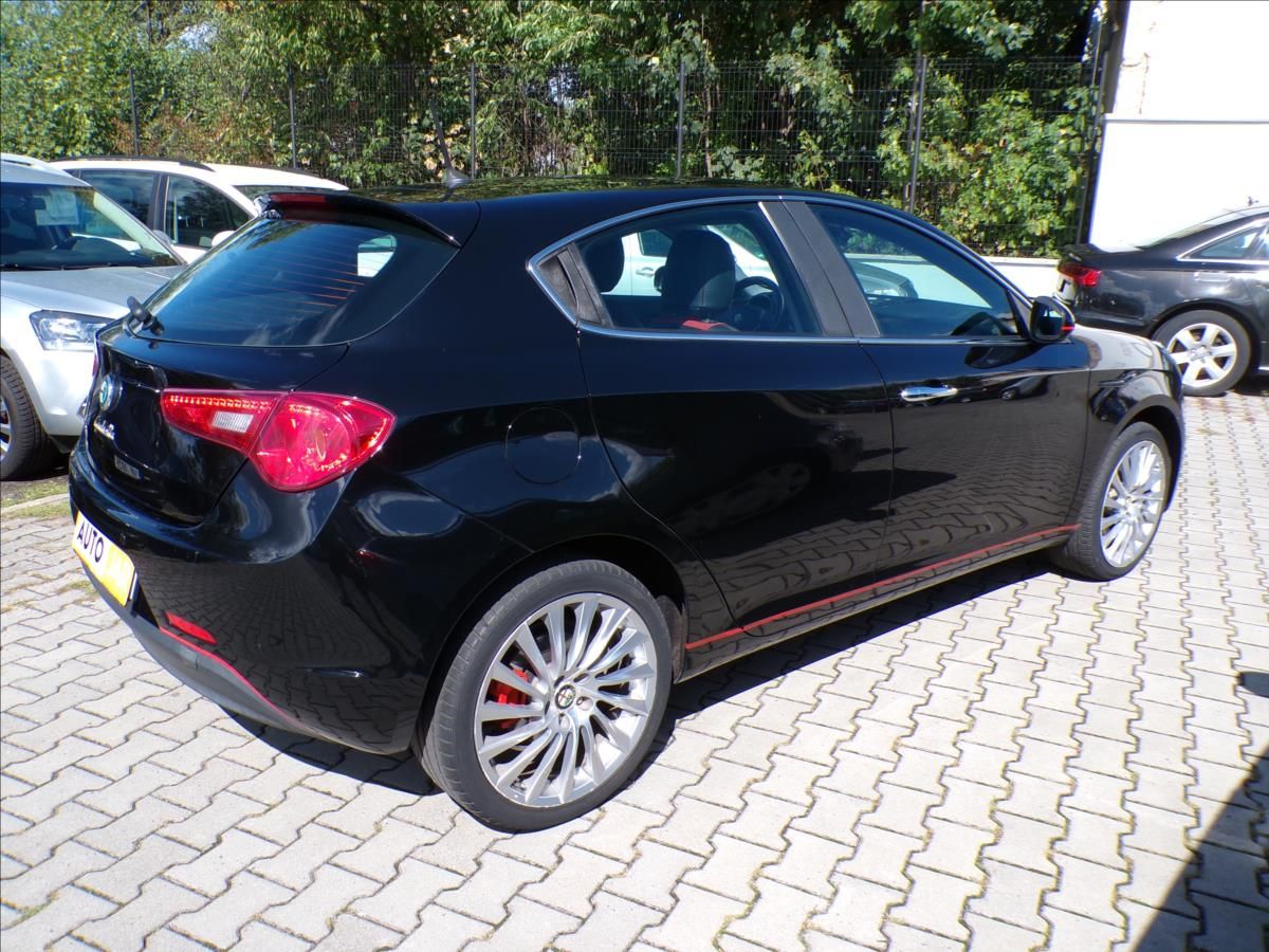 Alfa Romeo Giulietta, 1,4 Turbo 145 kW  AUTOMAT - fotka 4