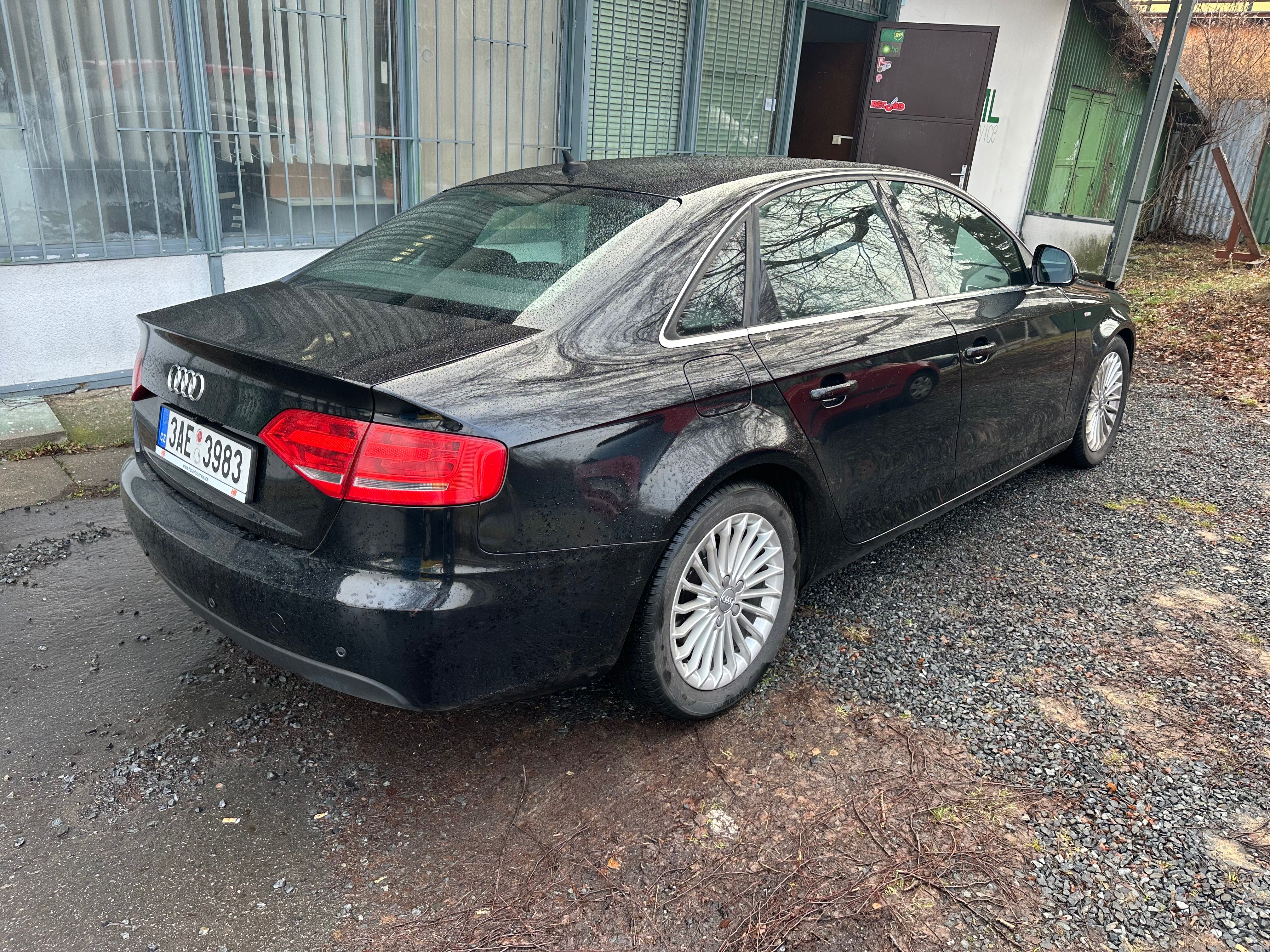Audi A4, Audi A4 2.0TDI S-line - fotka 4