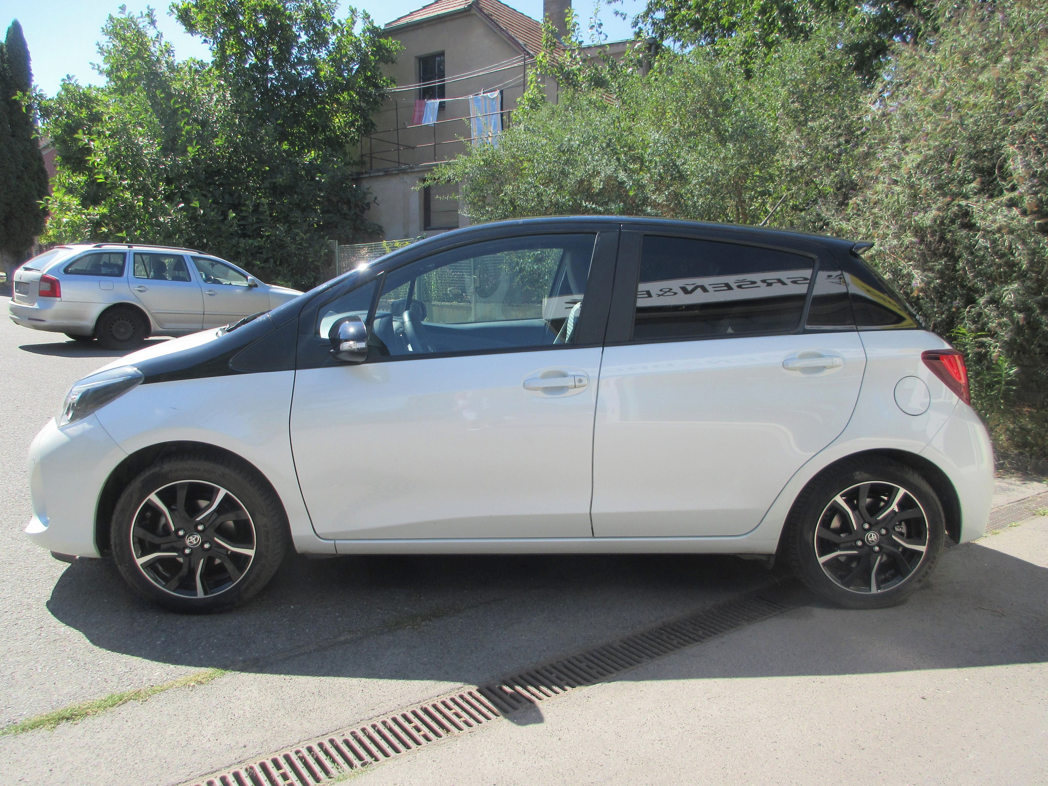 Toyota Yaris, 1.3VVT-i Automat 8tis. km!! - fotka 5