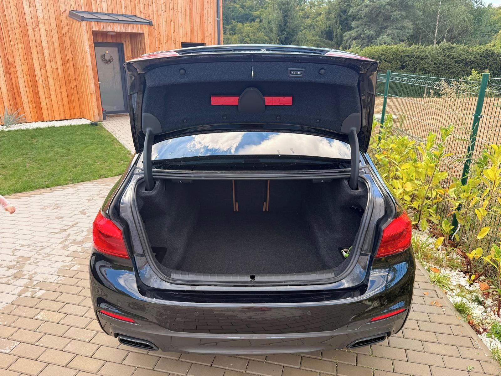 BMW Řada 5, BMW M550i xDrive / TOP stav - fotka 5