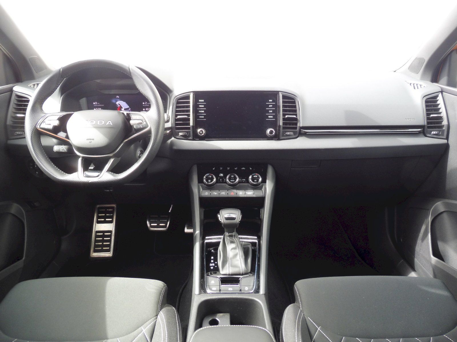 Škoda Karoq, SportLine 1,5 TSI 110kW DSG - fotka 5