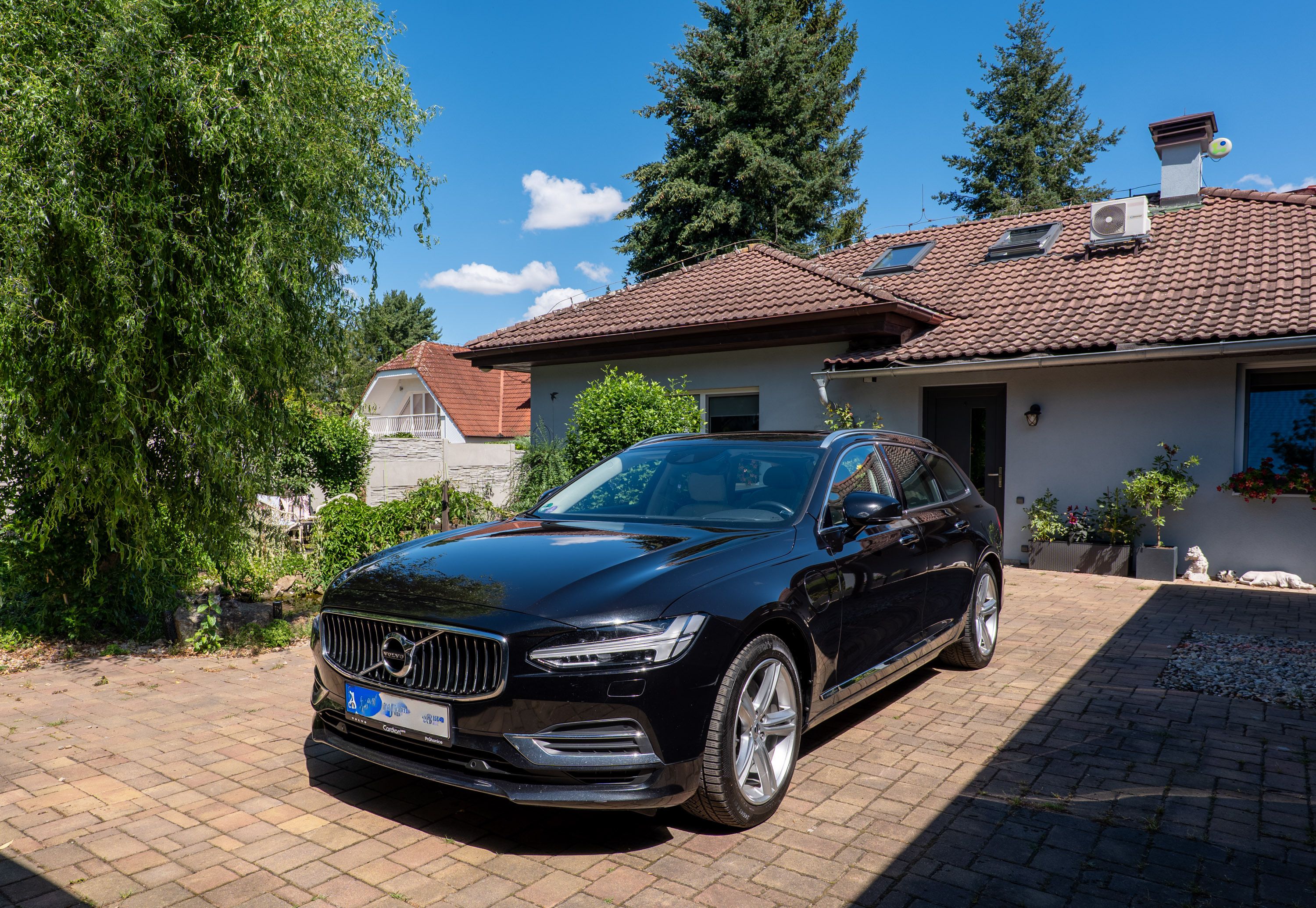 Volvo V90, Volvo V90 T8 AWD DPH
