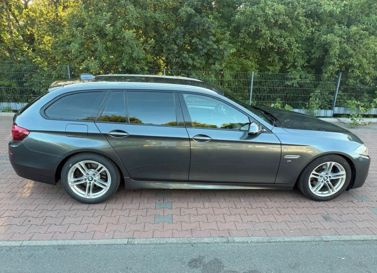 BMW Řada 5, BMW 520d Touring 2015 – Automa - fotka 4