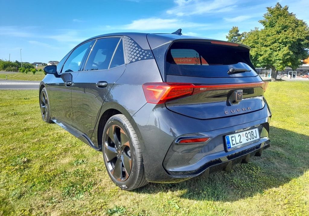 Cupra Born, 58kWh/AUT/150 kW - fotka 3