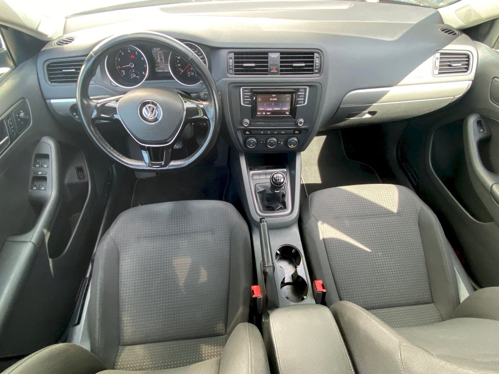 Volkswagen Jetta, TRENDLINE 1,2 TSI 77 kW - fotka 5