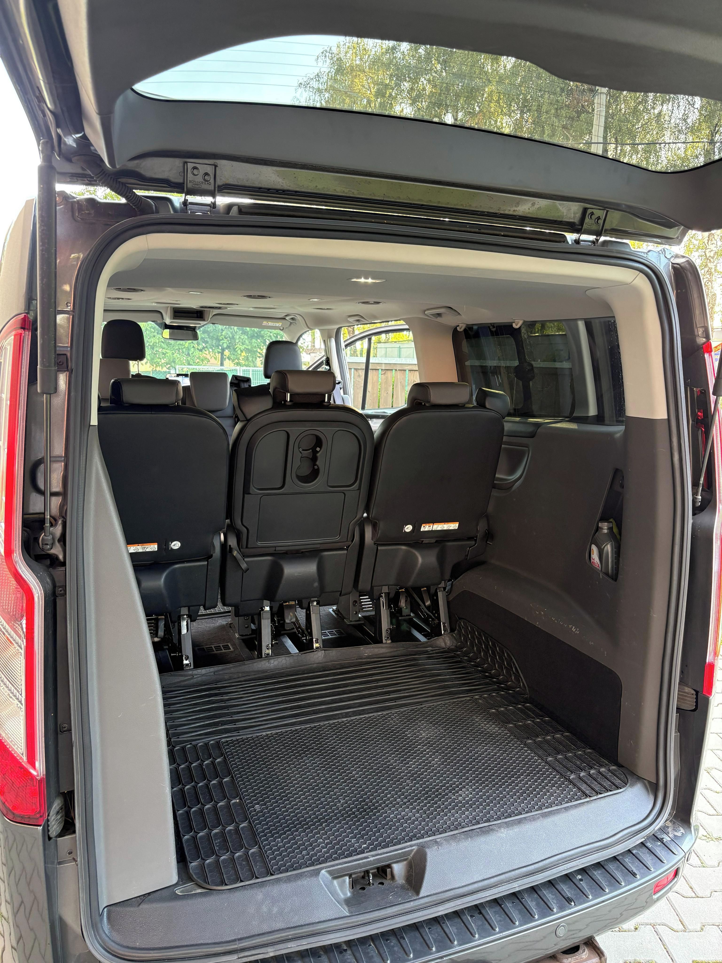 Ford Tourneo Custom - fotka 2