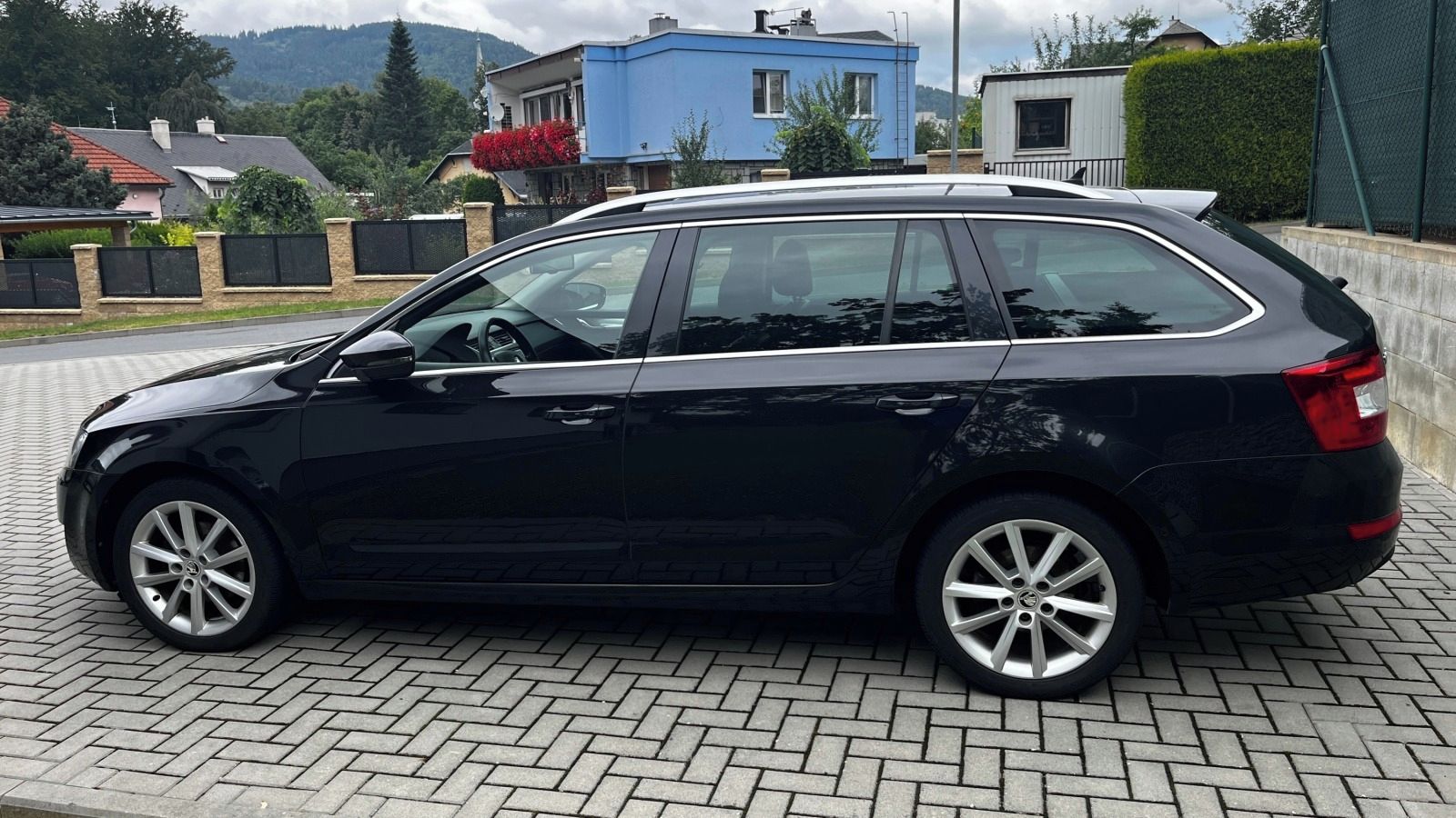 Škoda Octavia, 2.0TDi 110kW / 4x4 Elegance - fotka 6