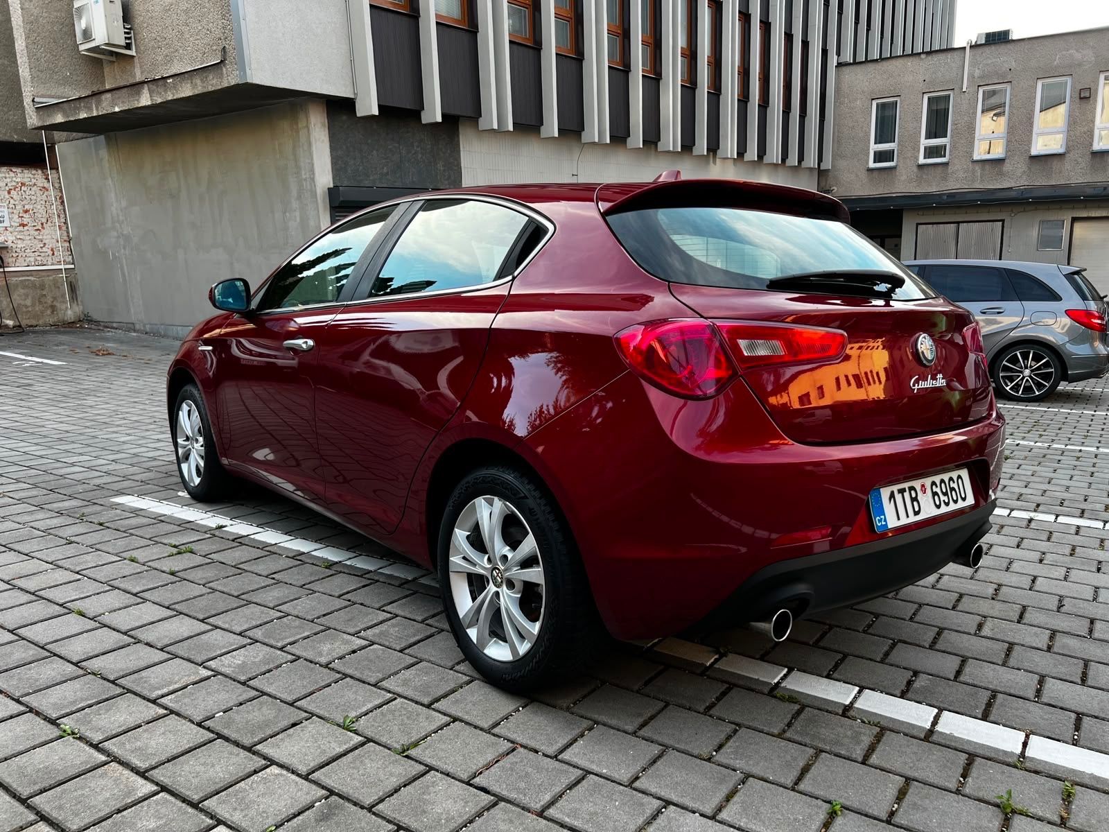 Alfa Romeo Giulietta, 2.0 JTDm 170HP SERVISOVÁNO - fotka 3