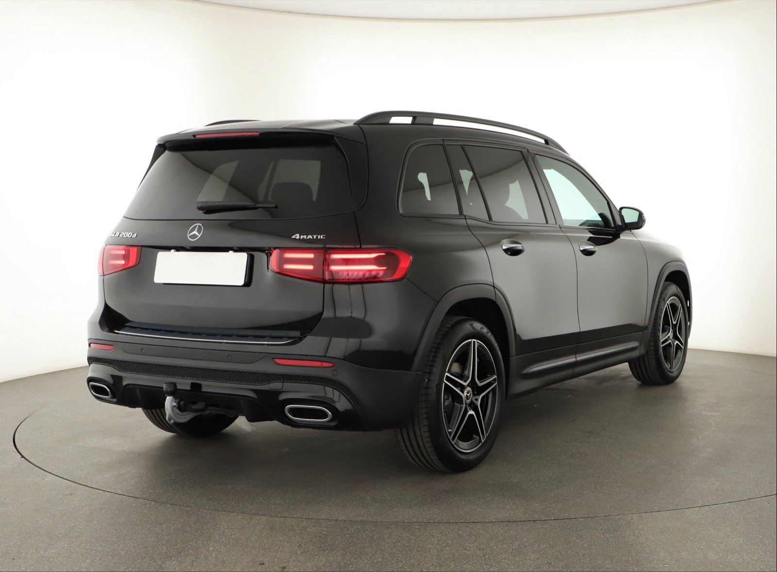 Mercedes-Benz GLB, GLB 200 d 4MATIC, AMG LINE - fotka 5