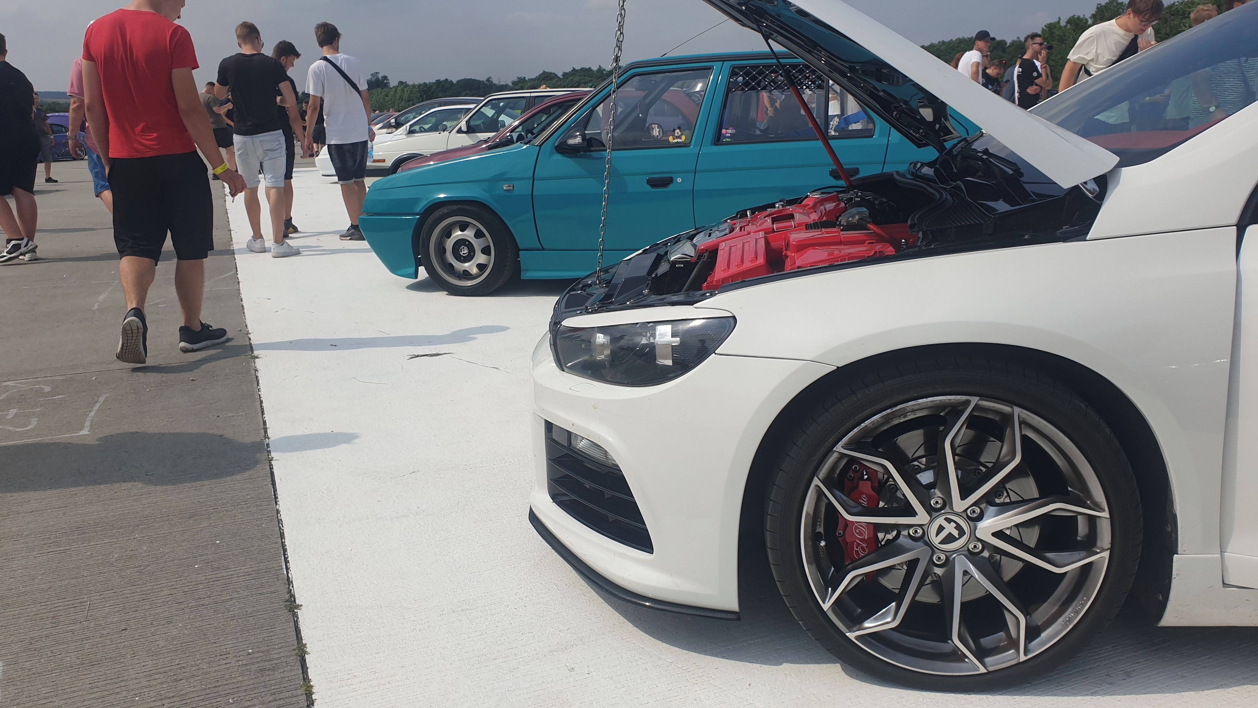Volkswagen Scirocco, Showcar_Červená kůže_69K km - fotka 6