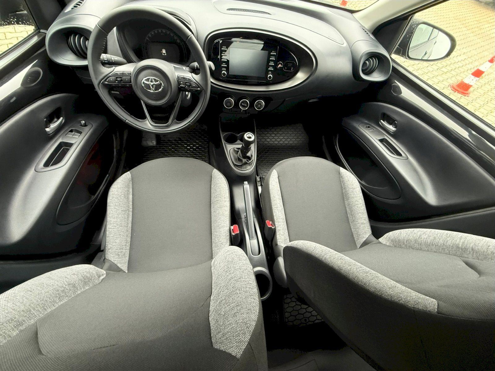 Toyota Aygo, X 1.0 VVT-i 53kW/72PS 1.maj - fotka 5
