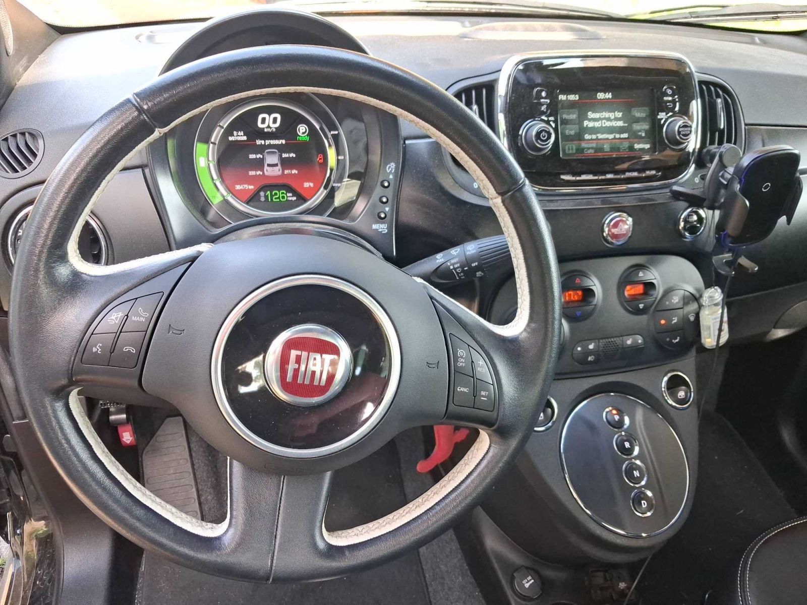 Fiat 500E, 24 kWh, Automat, Kůže - fotka 3