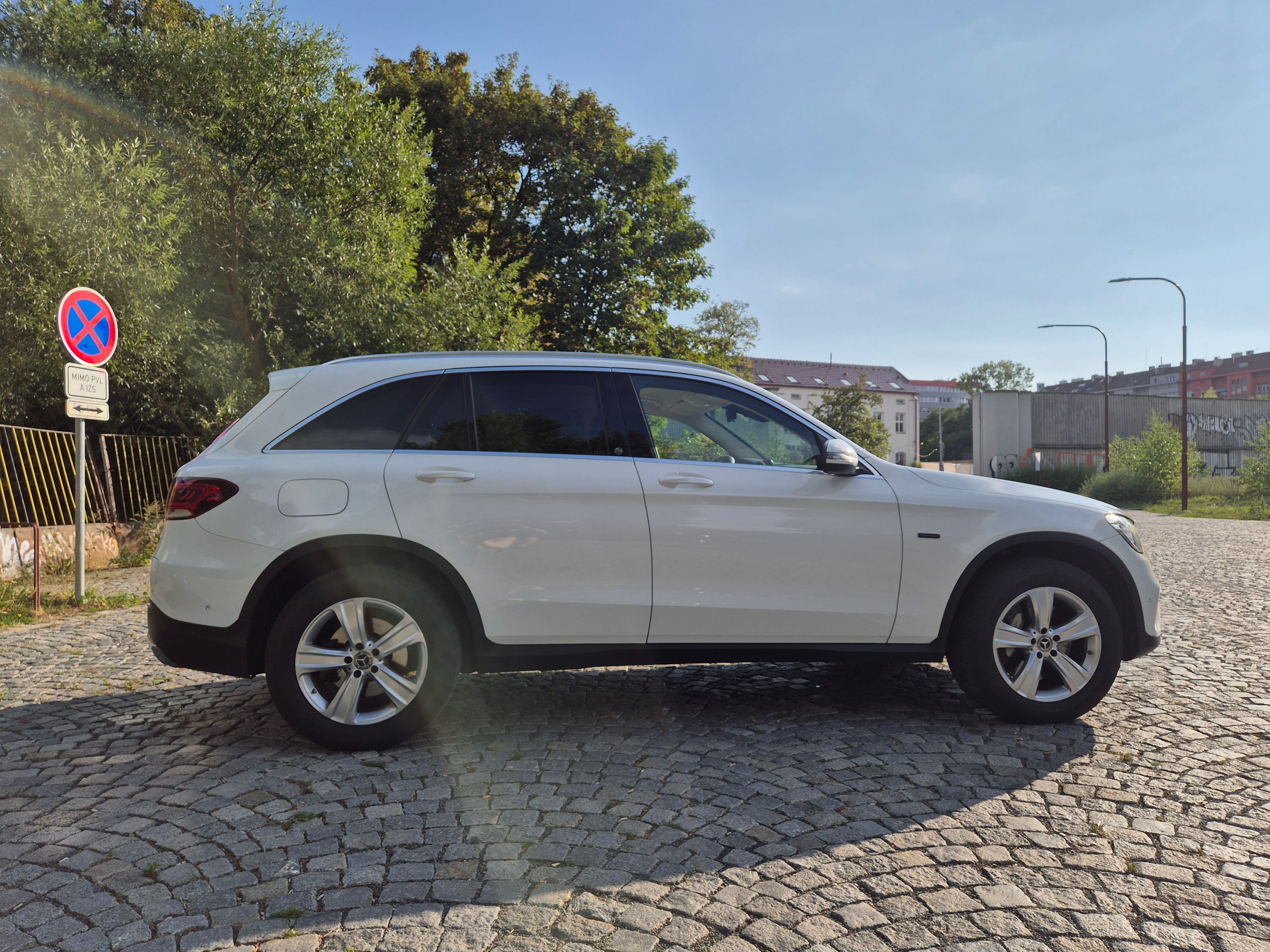 Mercedes-Benz GLC, 300 e 4MATIC - fotka 4