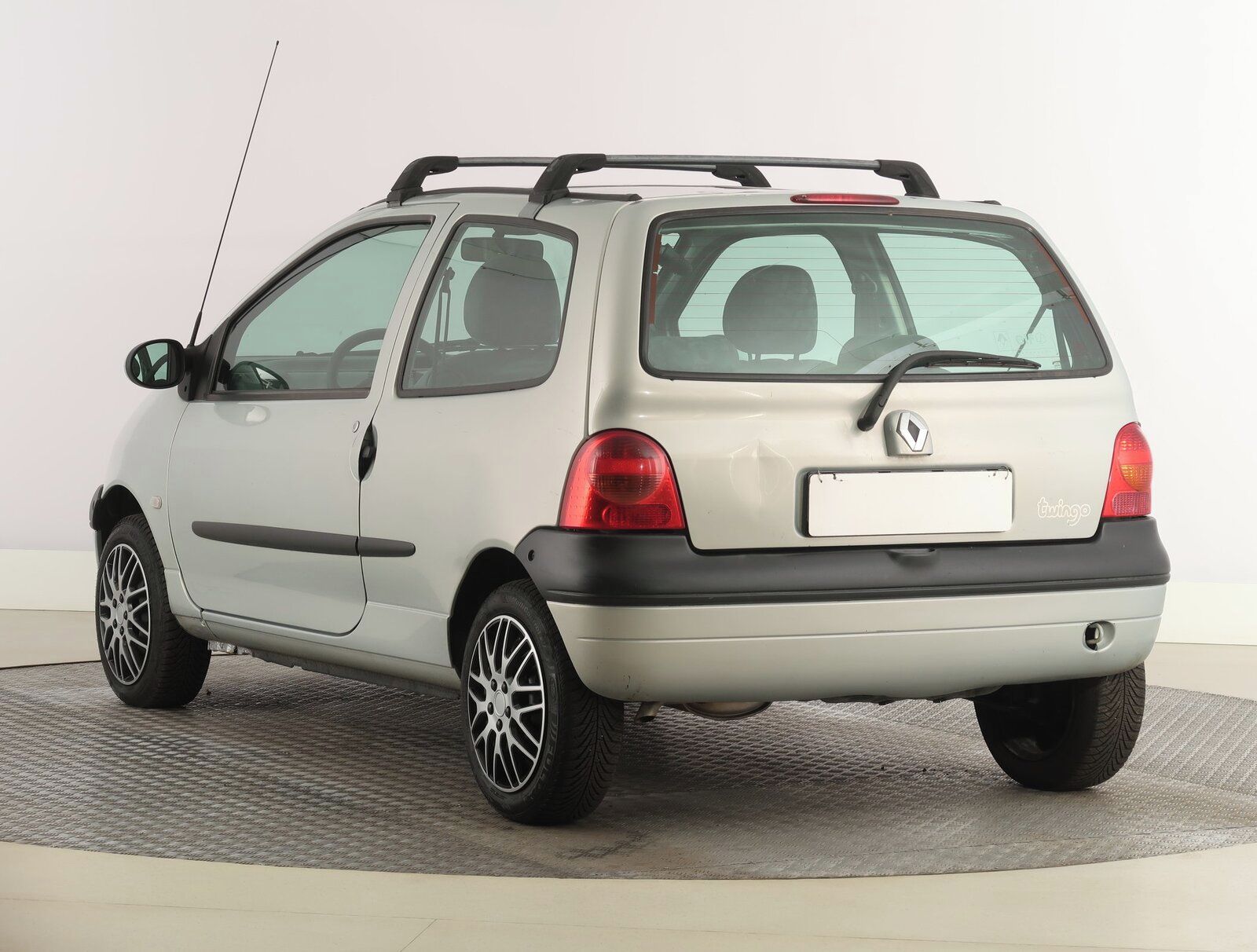 Renault Twingo, 1.2, po STK, jezdí výborně - fotka 4