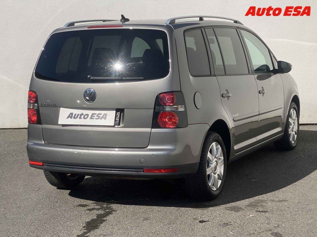 Volkswagen Touran, 1.6,navi - fotka 4