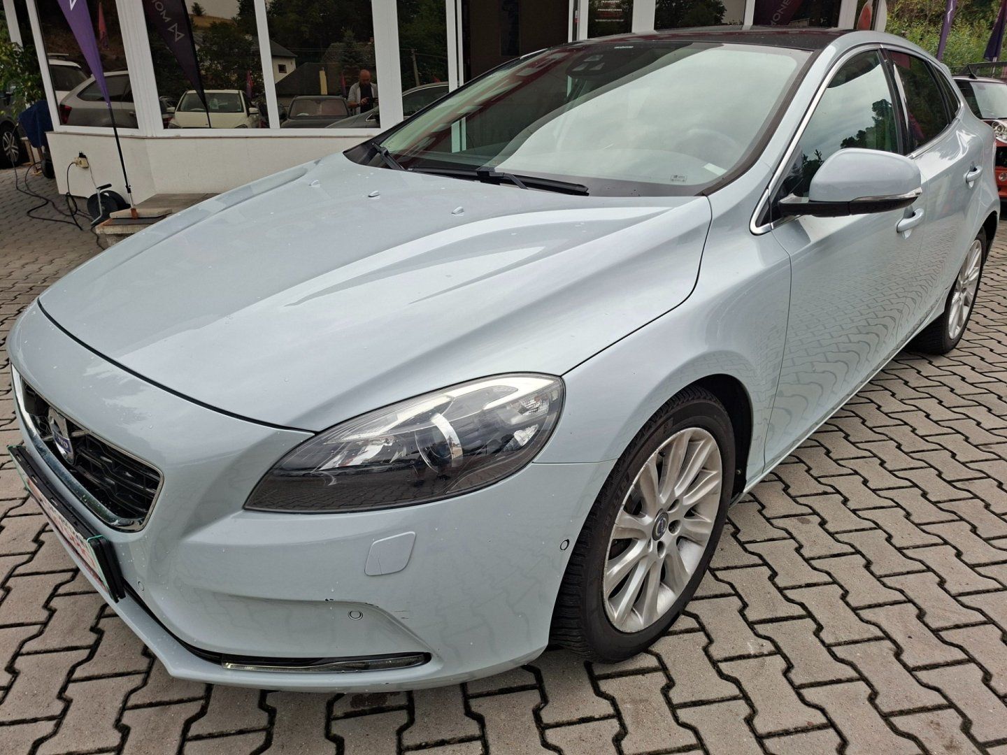 Volvo V40, 2.0D3 110kW AUT -1.MAJITEL - fotka 5