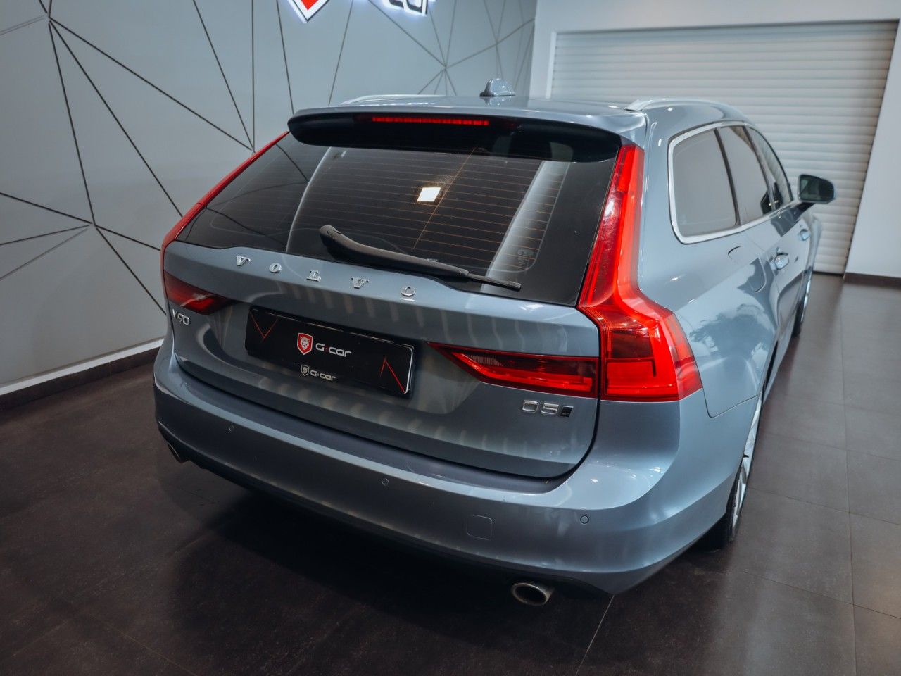 Volvo V90, D5 Momentum 173 kW AWD - fotka 6