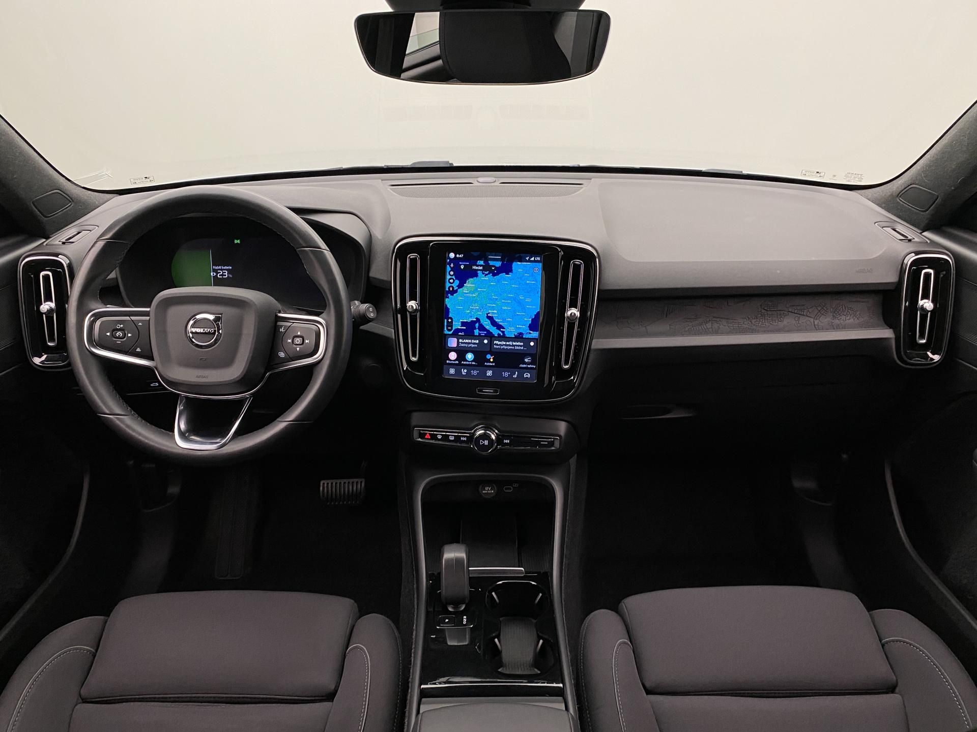 Volvo XC40, PURE ELECTRIC RECHARGE PLUS - fotka 2