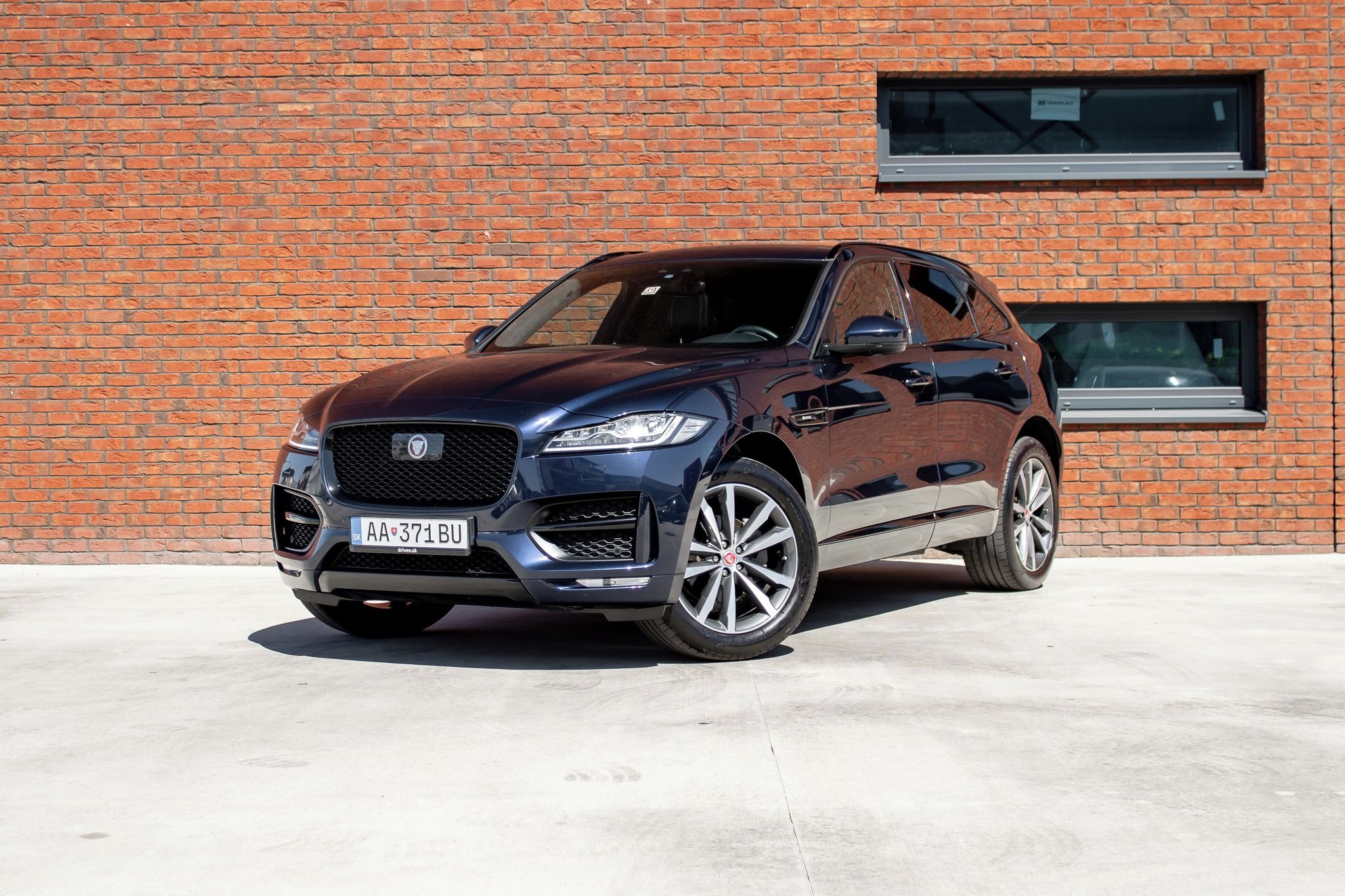Jaguar F-Pace, P250 R-Dynamic AWD PANO|LED
