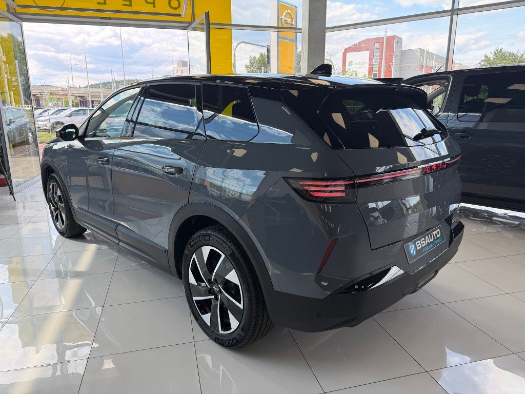 Opel Grandland, Ultimate Hybrid 1,2T 145k AT - fotka 6