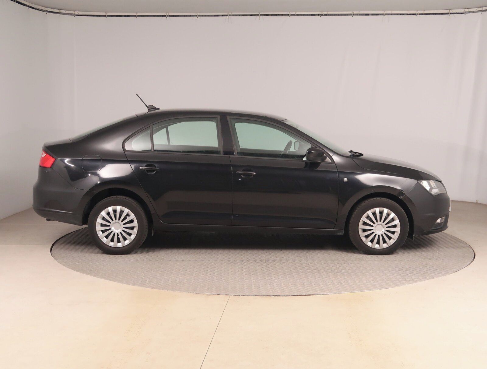 Seat Toledo, 1.6 TDI, Automatická klima - fotka 6