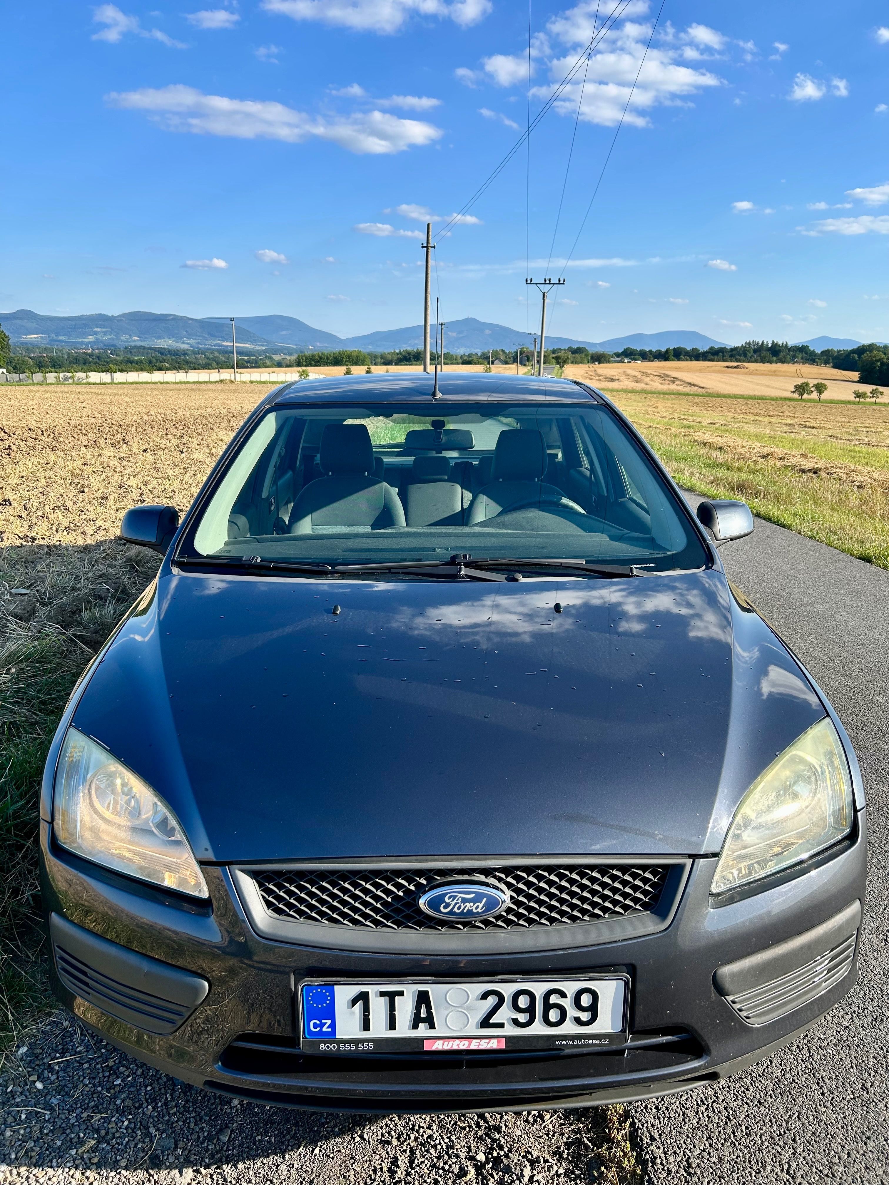 Ford Focus, 1.8 benzín na dojezd - fotka 3