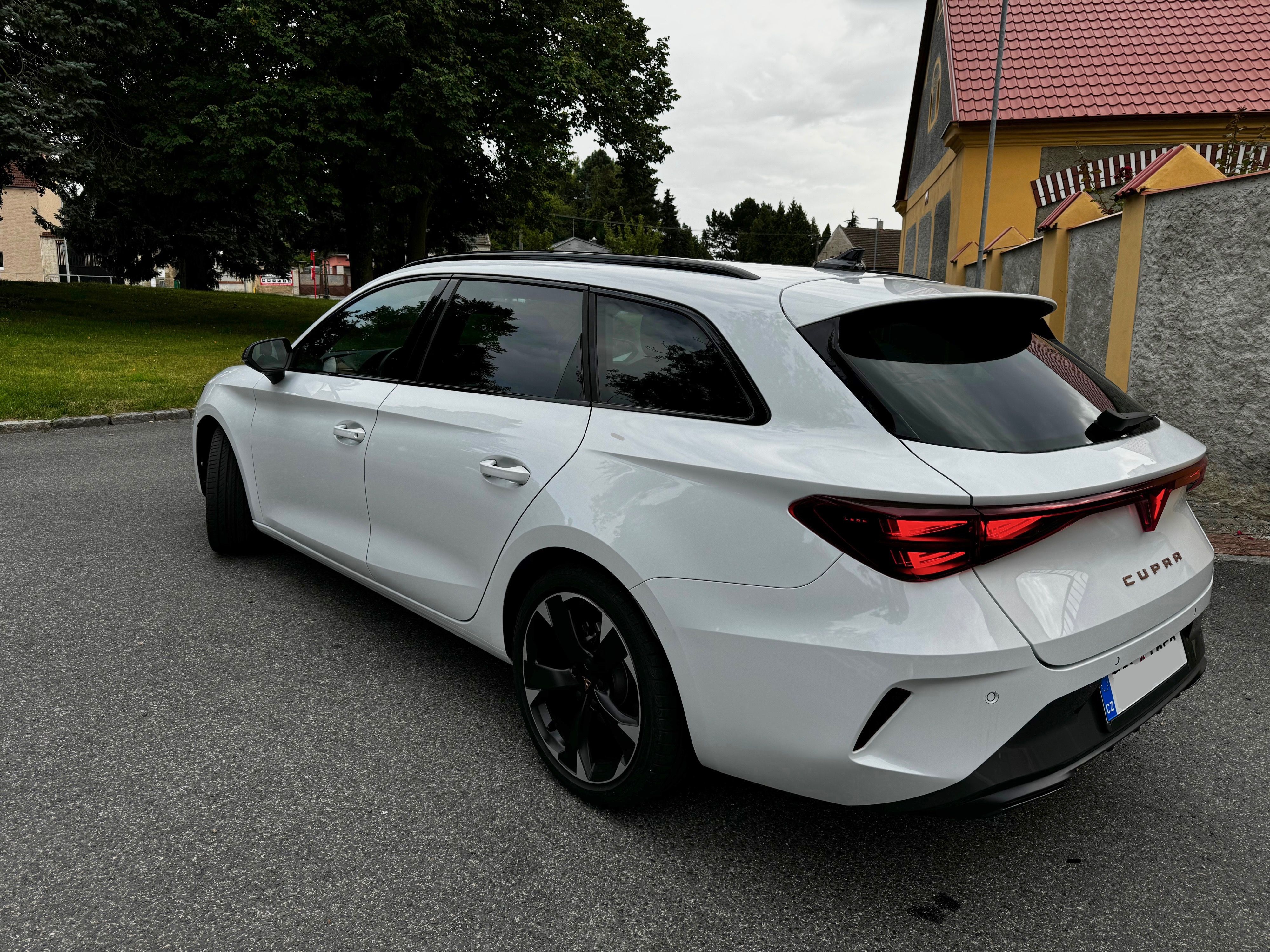 Cupra Leon, 1.5 TSI DSG - 110kW - V ZÁRUCE - fotka 4