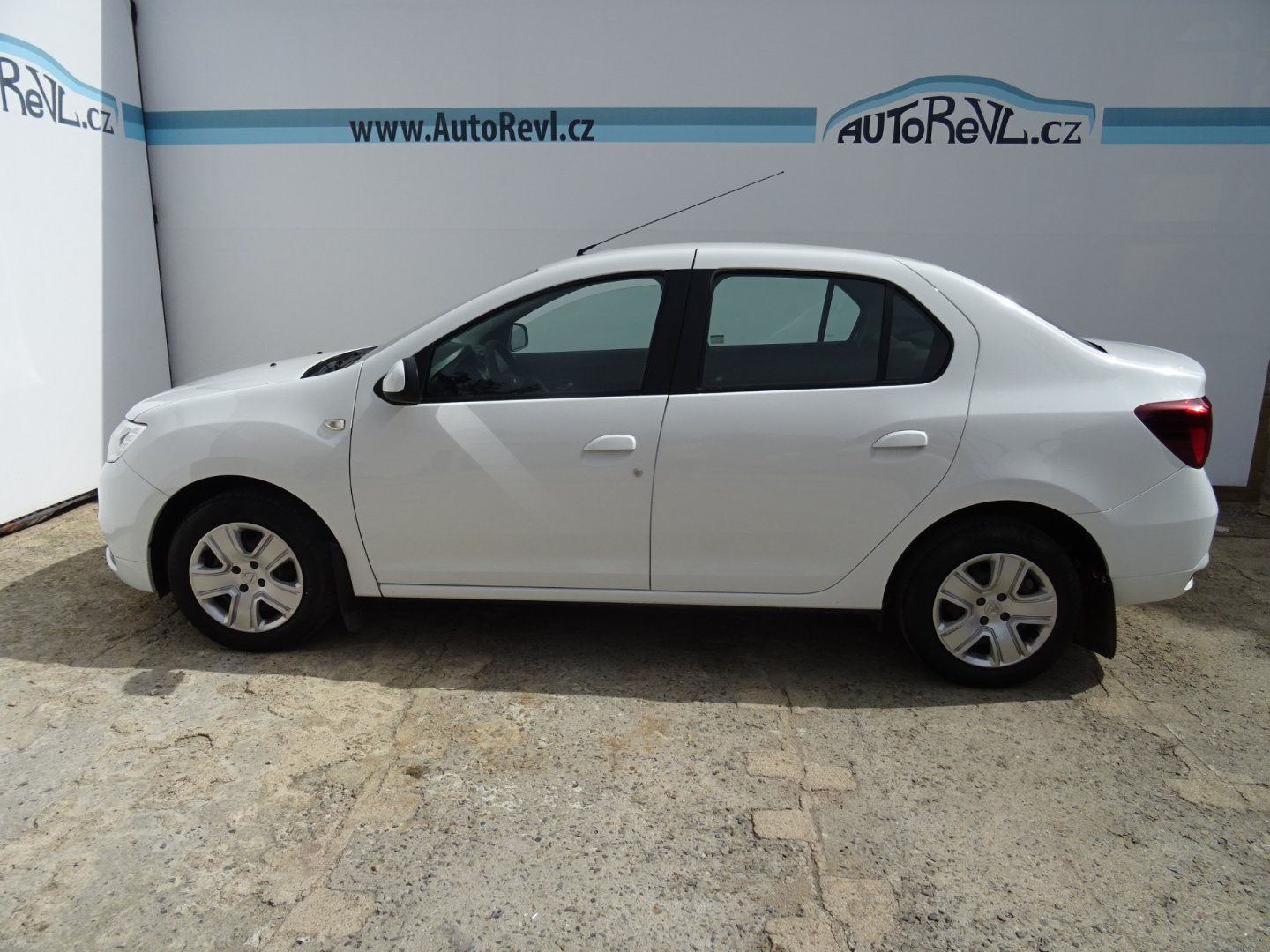 Dacia Logan, 1.0i,1majitelČR,s.kn,klima - fotka 6