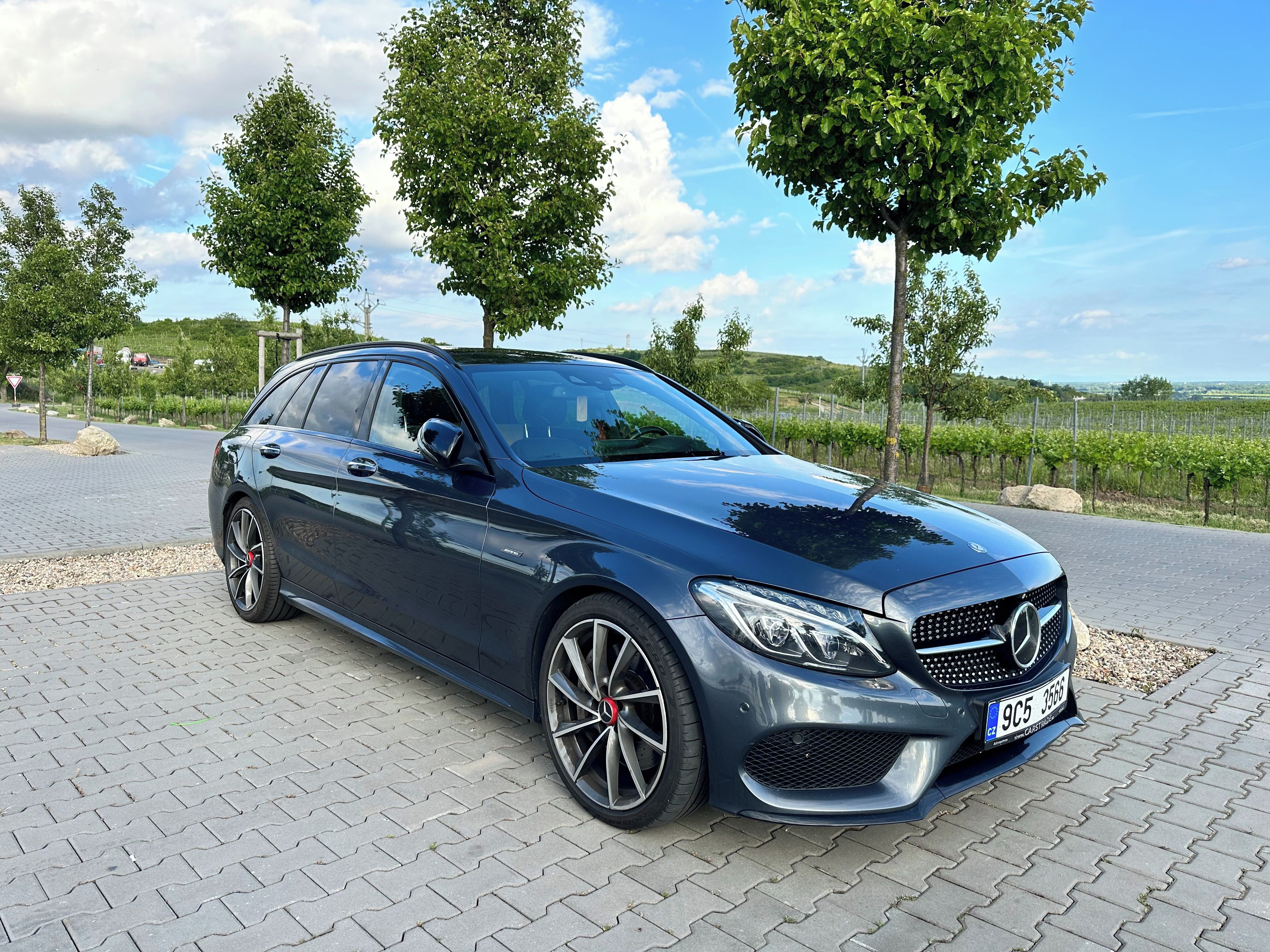 Mercedes-Benz Třídy C, Mercedes-Benz C450 AMG 270kW