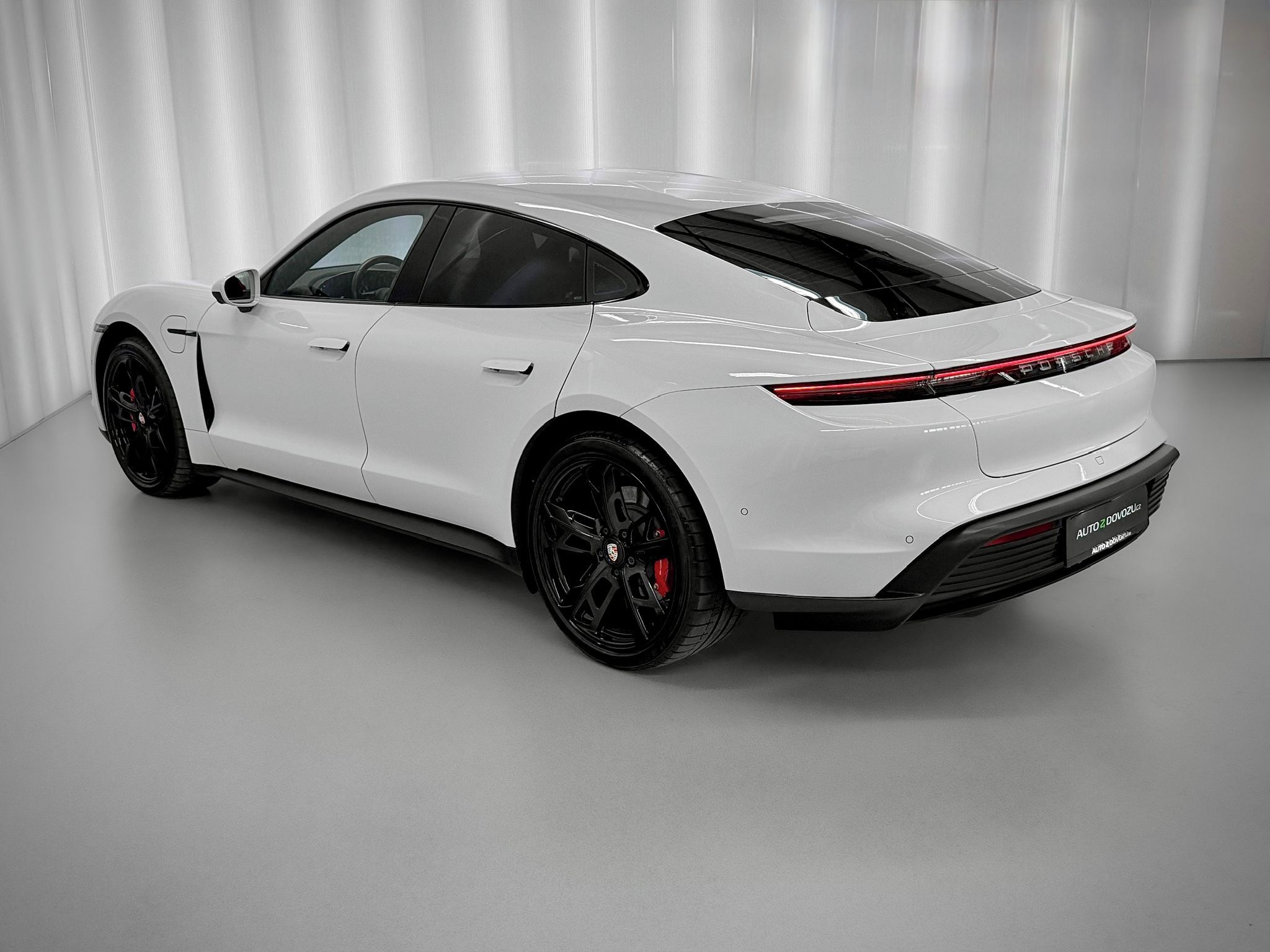 Porsche Taycan, 4S PERFORMANCE, VZDUCH, BOSE - fotka 4