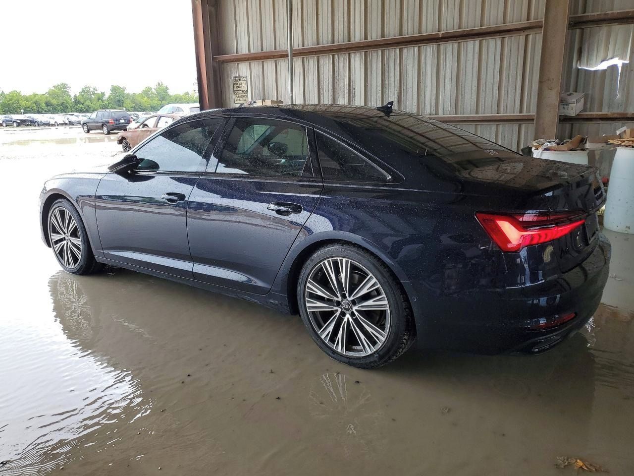 Audi A6, Auto na cestě - fotka 2
