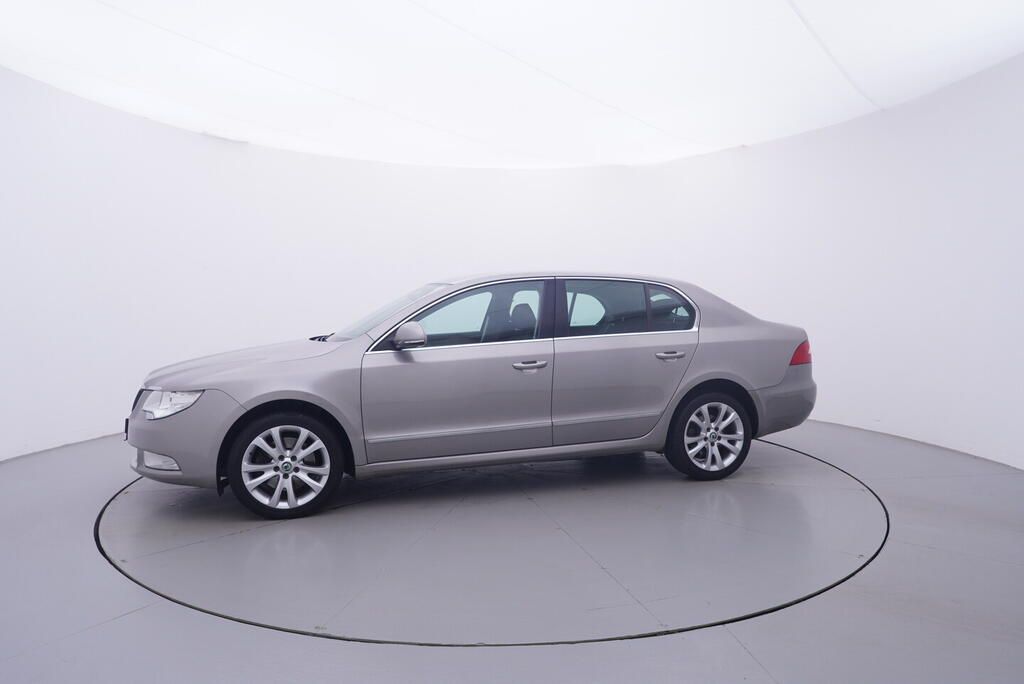 Škoda Superb, 2.0 TDI 103 kW - fotka 2