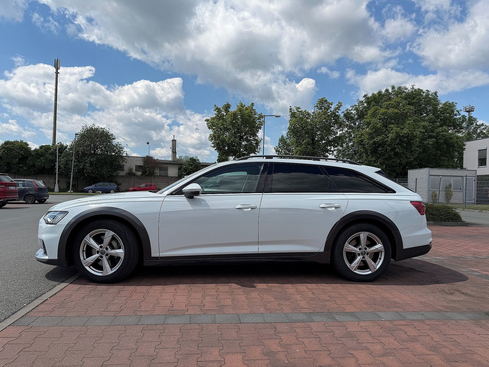 Audi A6 allroad, 45 TDi Quattro, závěs, vzduch - fotka 3