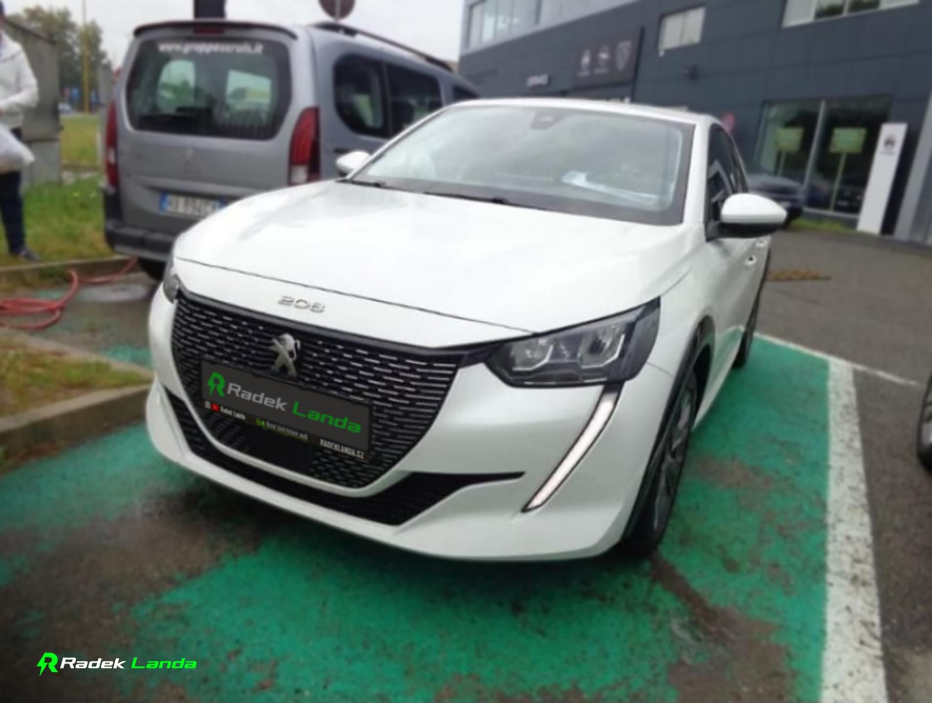 Peugeot 208, Allure Pack | DC 100 kW - fotka 3