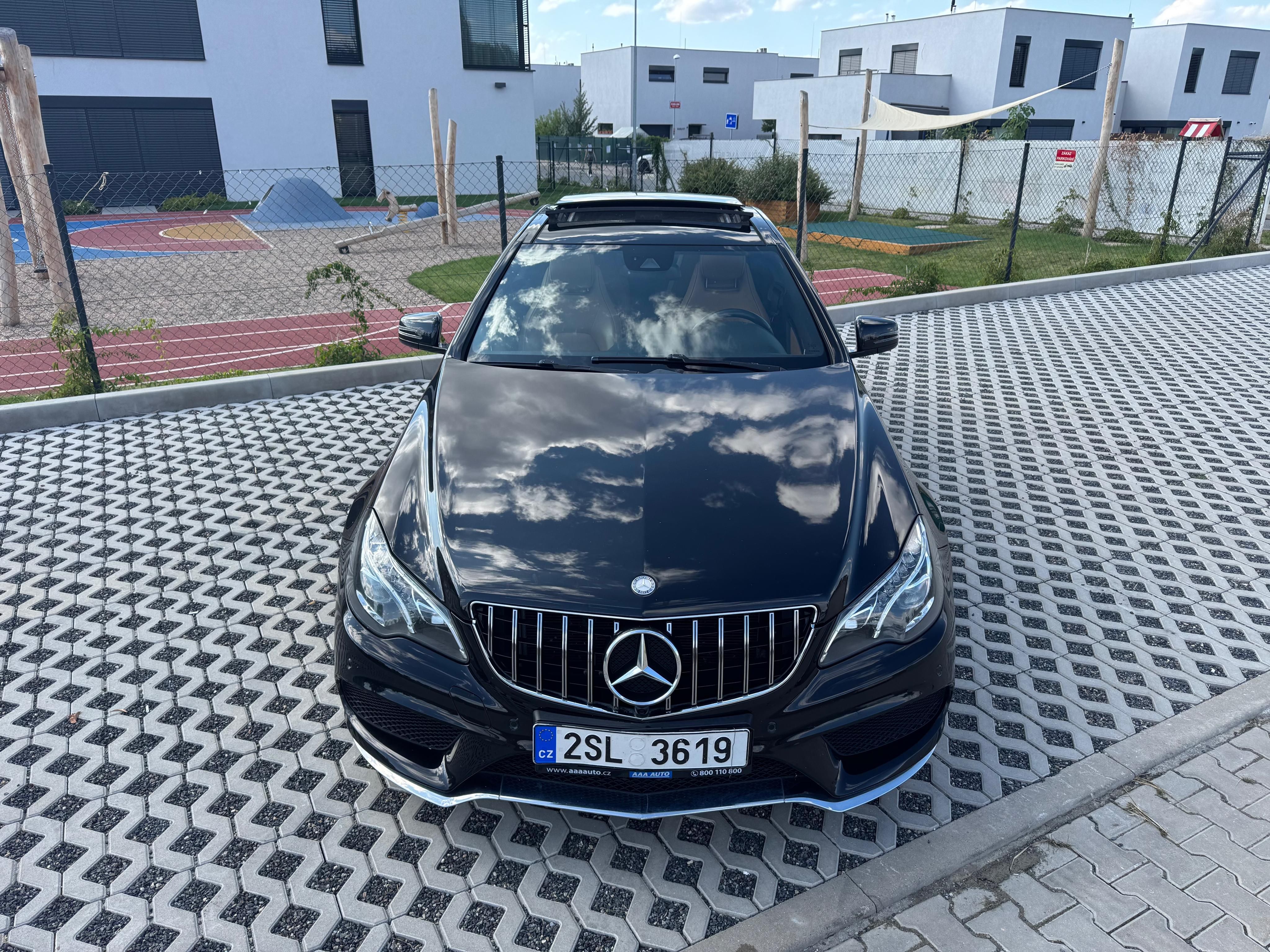 Mercedes-Benz Třídy E, Mercedes E-Class Coupe 4Matic - fotka 4
