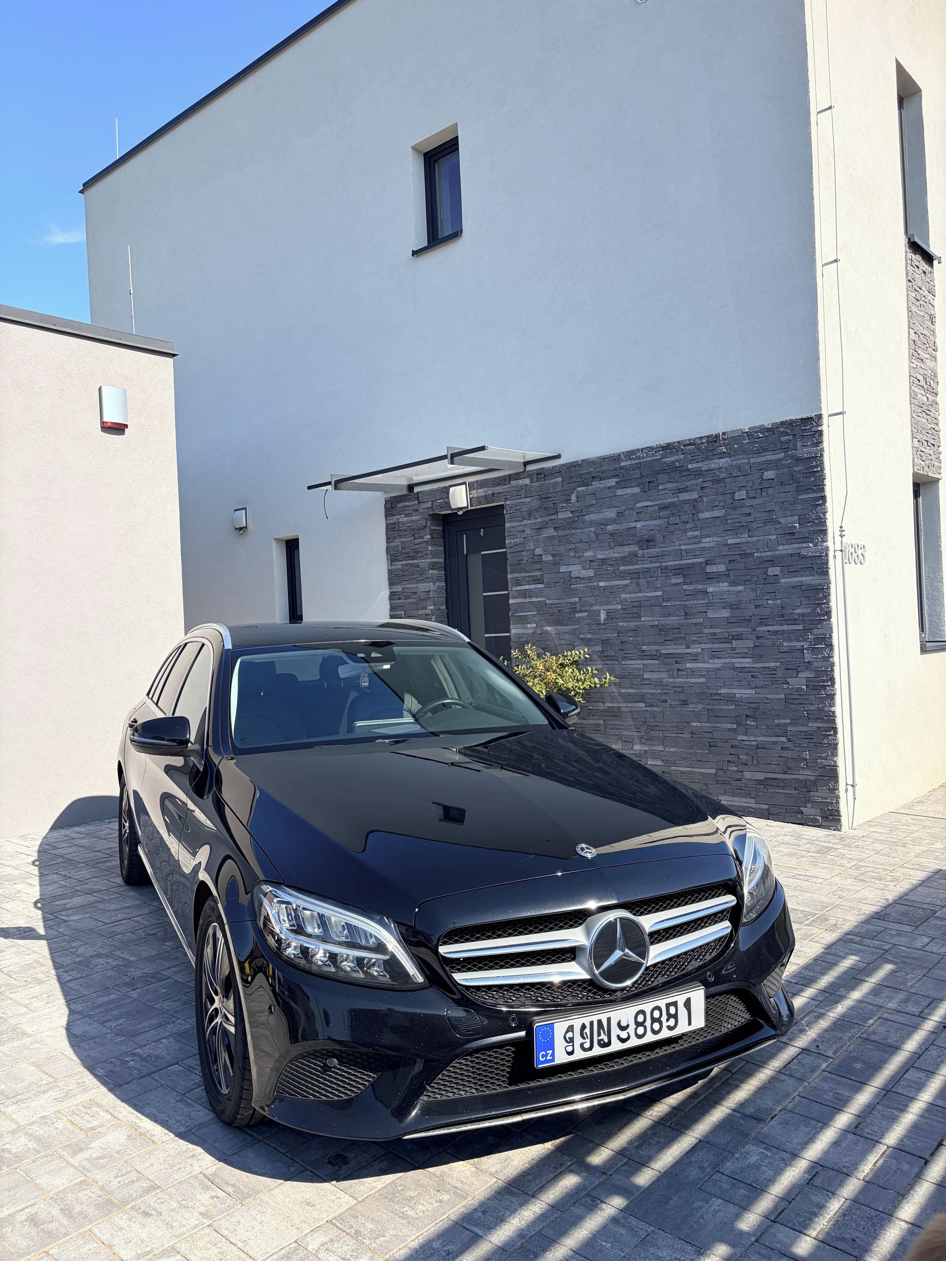 Mercedes-Benz Třídy C, C 220d, nízký nájezd, DPH - fotka 2