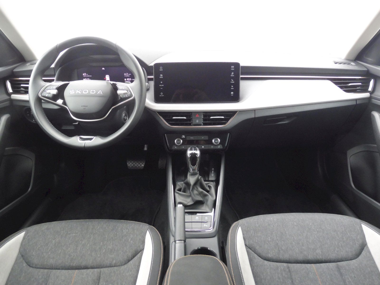 Škoda Kamiq, Top Selection 1,0 TSI 85kW DSG - fotka 5