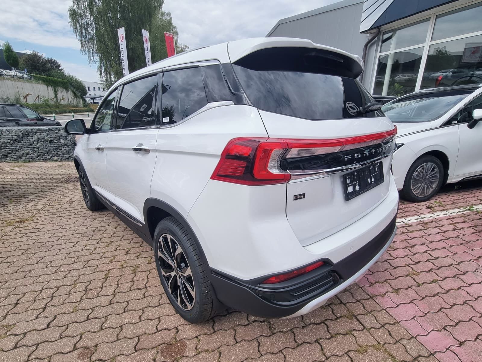 Dongfeng T5, FORTHING T5 Exclusive - fotka 3