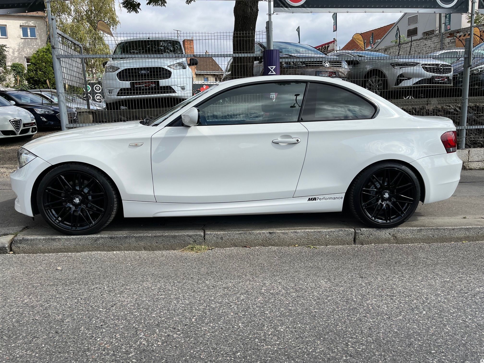 BMW Řada 1, 123D-150KW/2013/M-PACKET,S.KNI - fotka 2