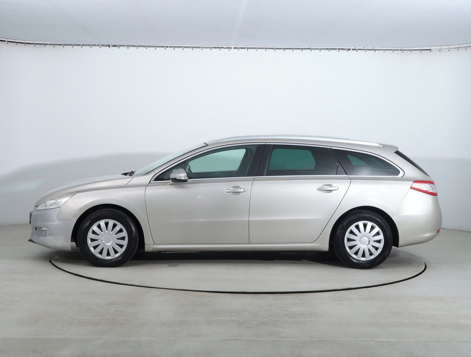 Peugeot 508, 2.0 HDi, Automatická klima - fotka 3