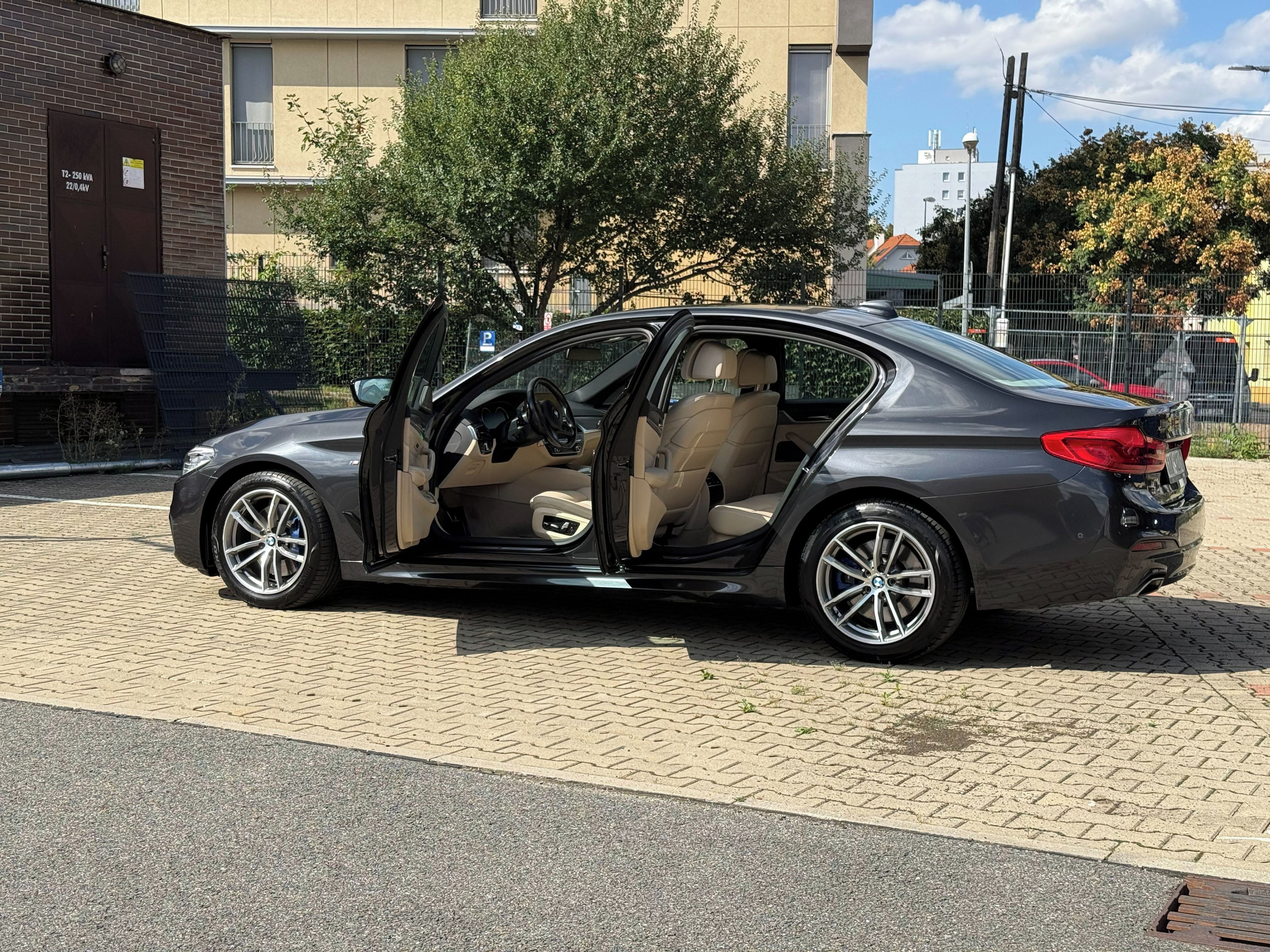 BMW Řada 5, BMW 530d xDrive M Sport - fotka 2