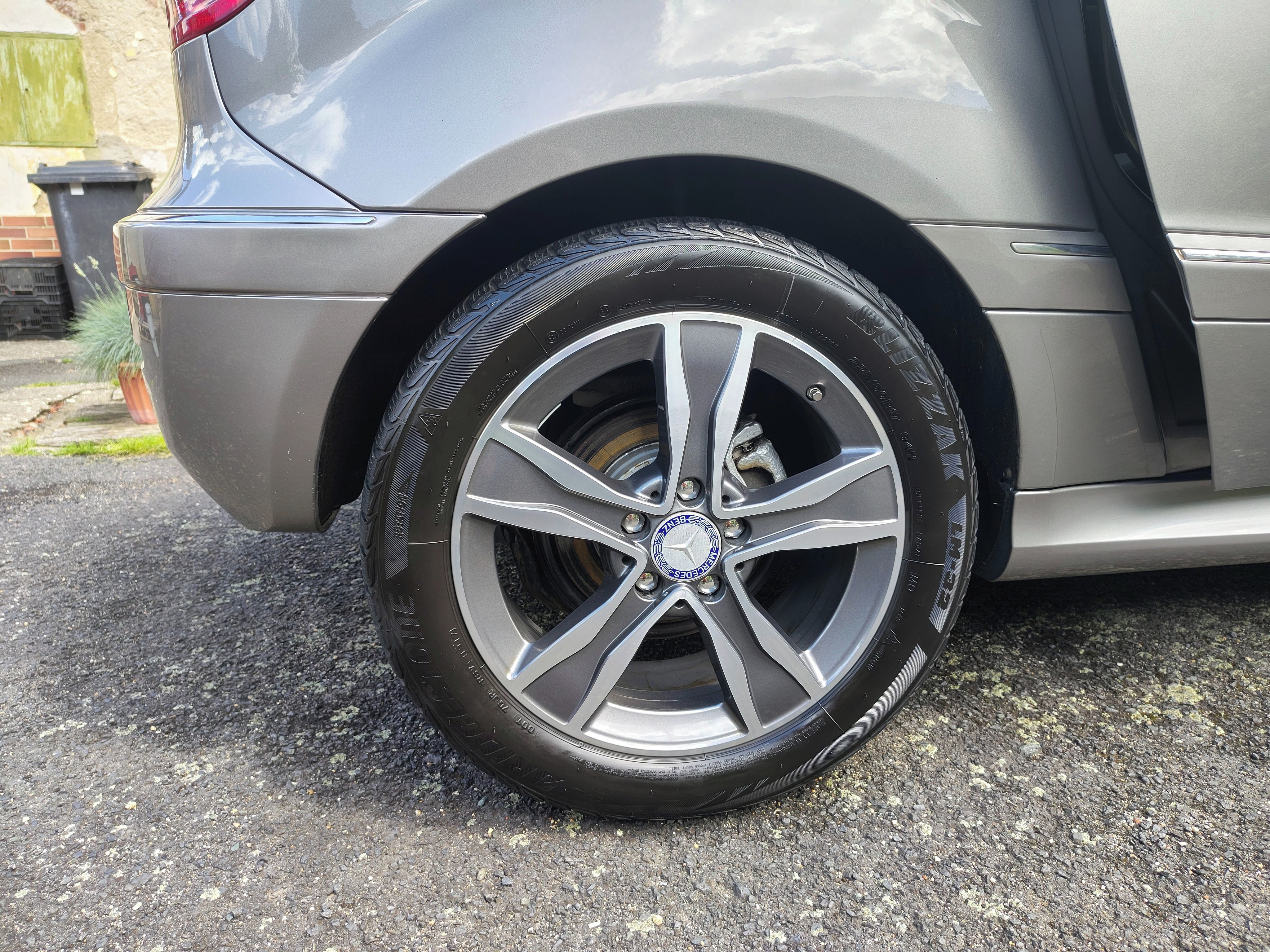 Mercedes-Benz Třídy B, Pěkný Mercedes Benz B - fotka 4