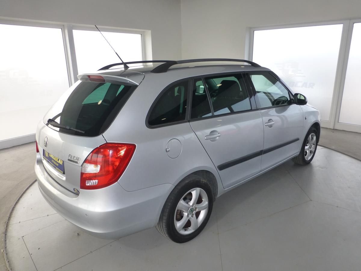 Škoda Fabia, 1,6i-77KW**DSG**KLIMA**PARK.S* - fotka 5