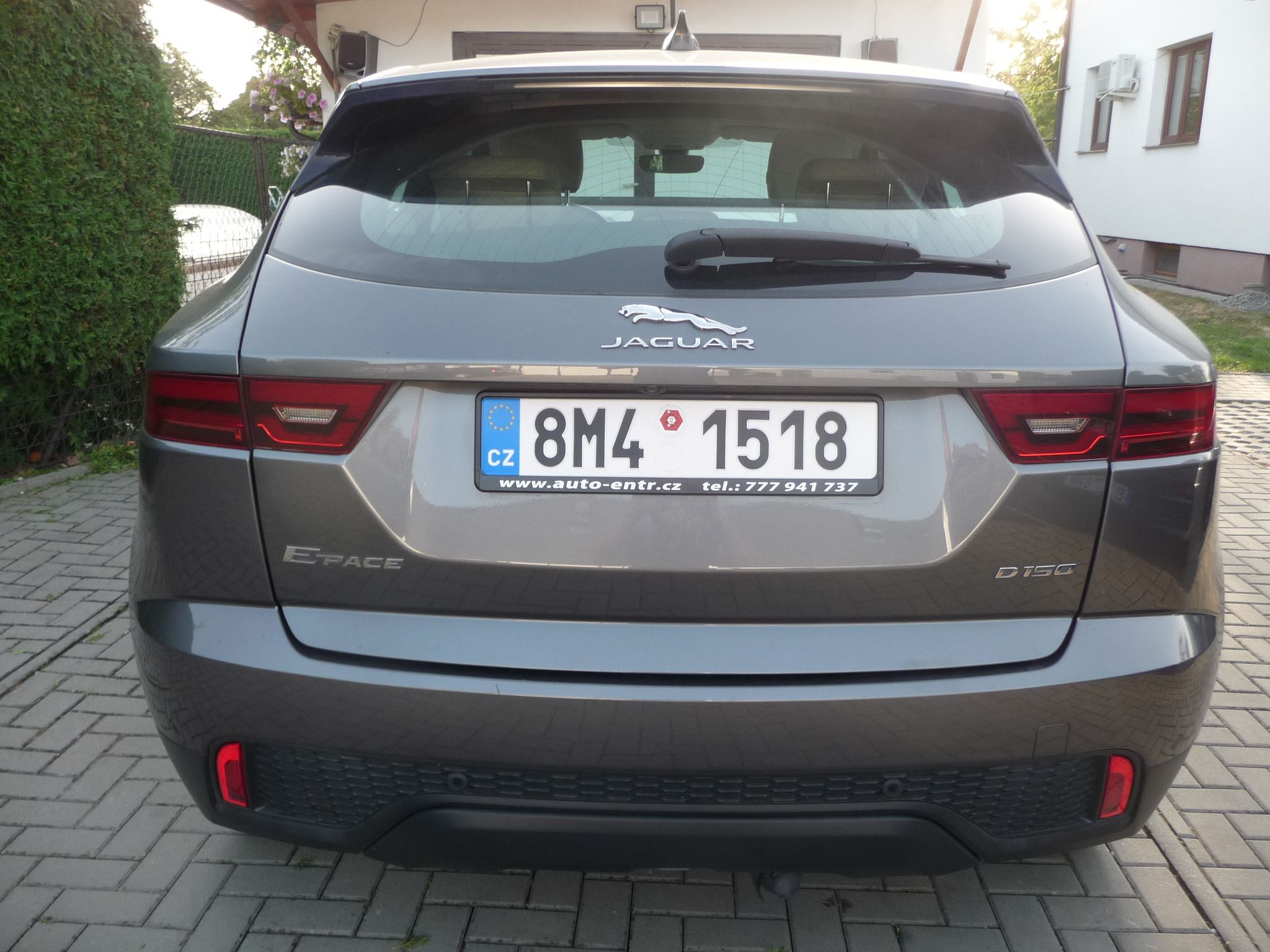Jaguar E-Pace, 2.0 147KW R-Dynamic 4x4 - fotka 6