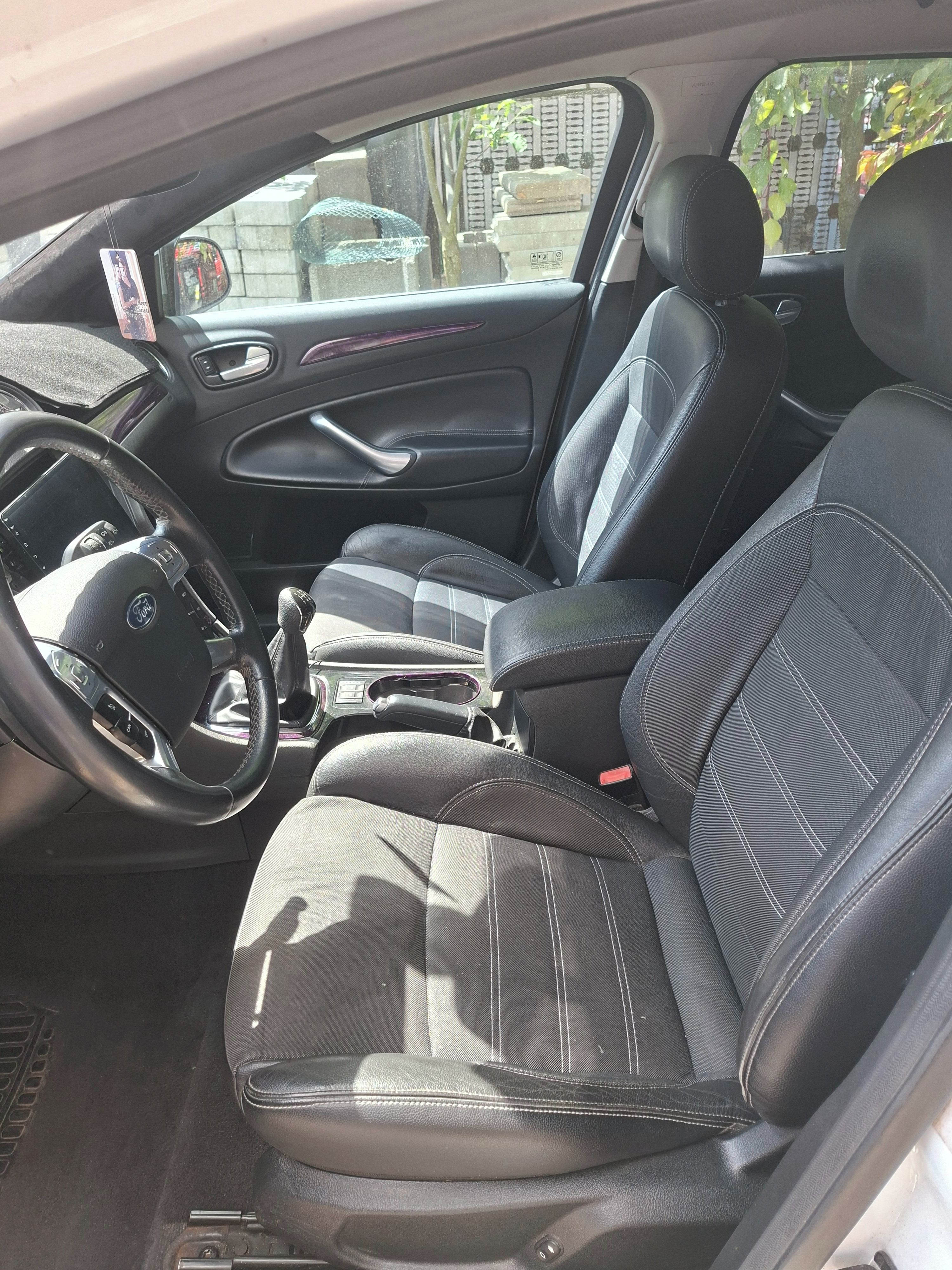 Ford Mondeo, 2.0 Duratec 107kw - fotka 5