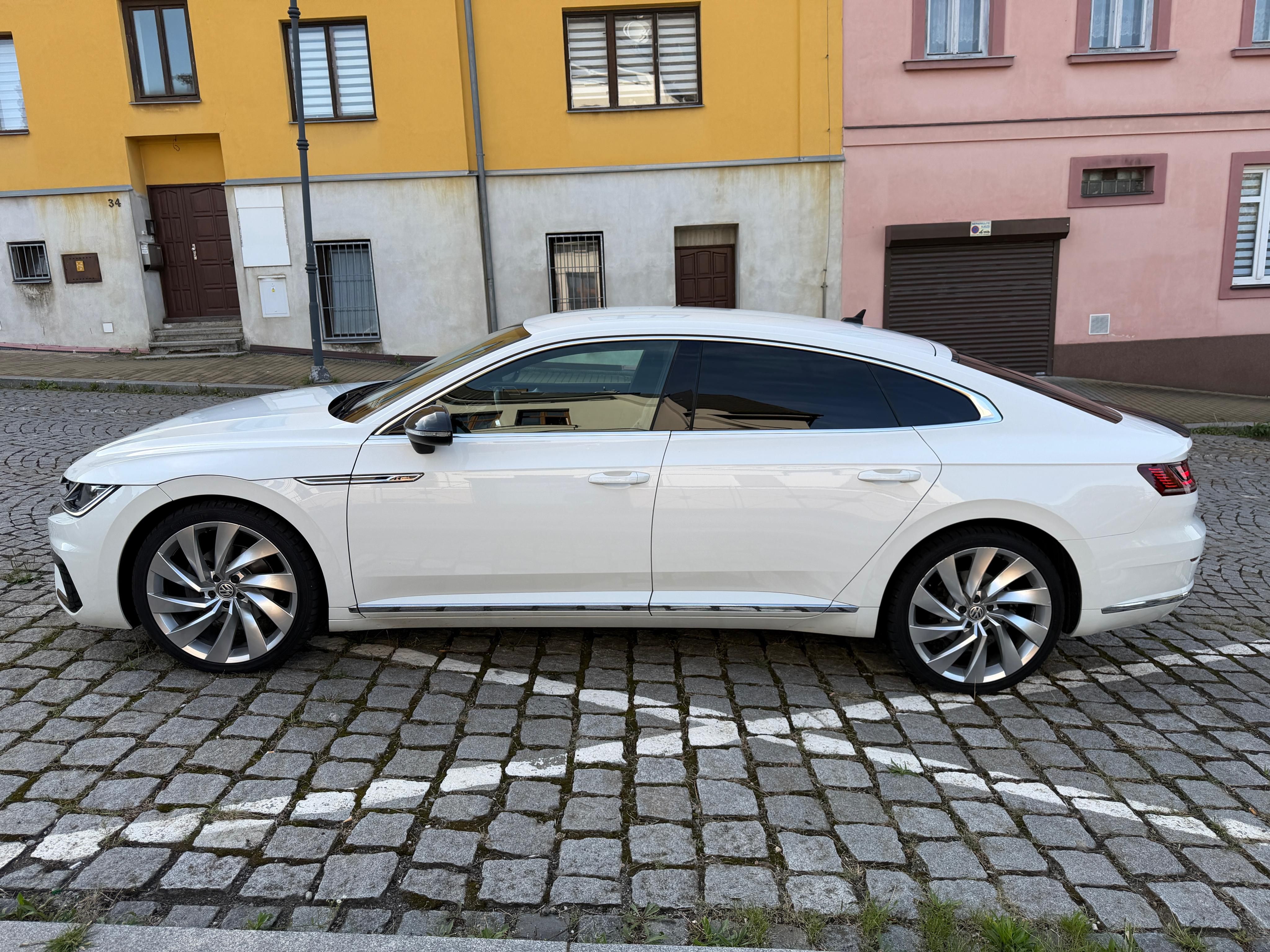 Volkswagen Arteon, VW Arteon R- Line 140kw - fotka 2