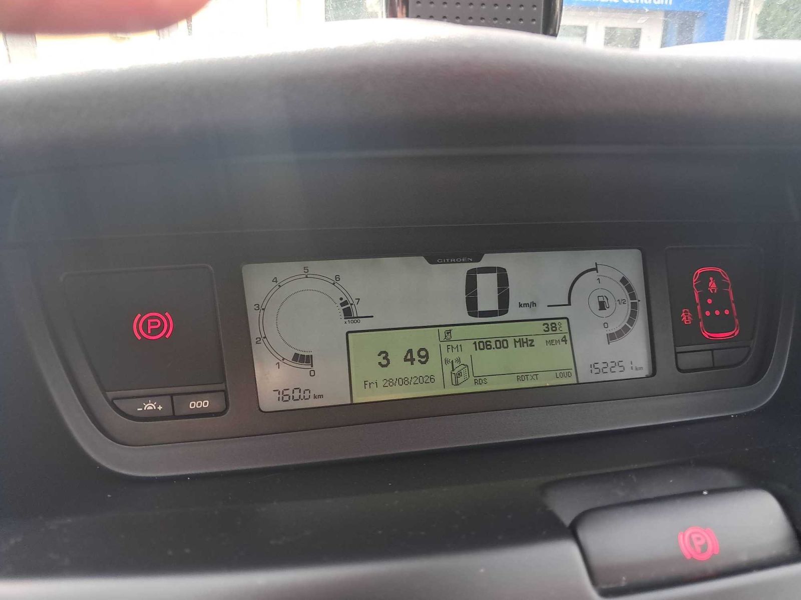 Citroën Grand C4 Picasso, 1.6 VTi, 7 míst - fotka 3