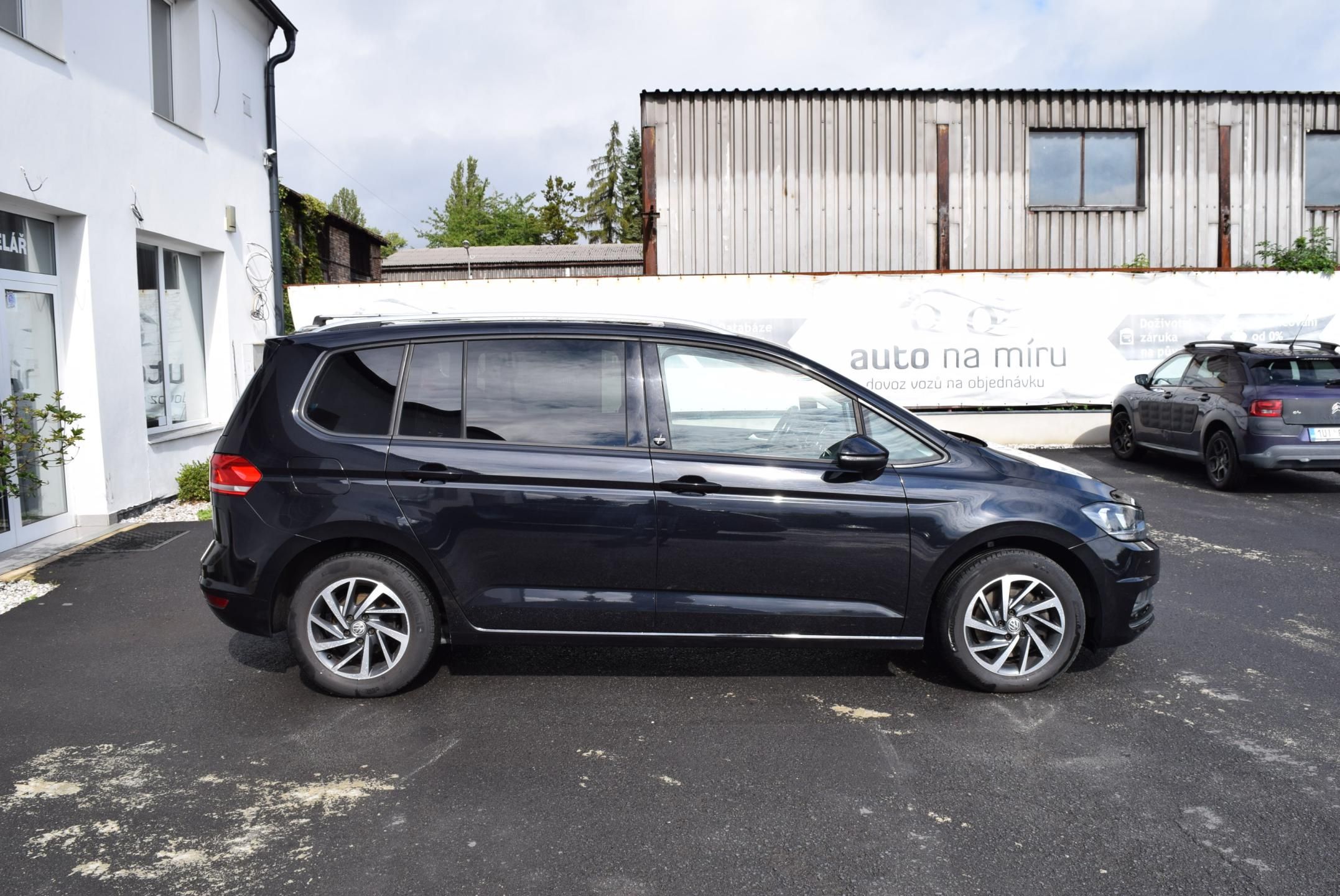 Volkswagen Touran, 2.0TDI 110kw 7MÍST TAŽNÉ NAVI - fotka 6
